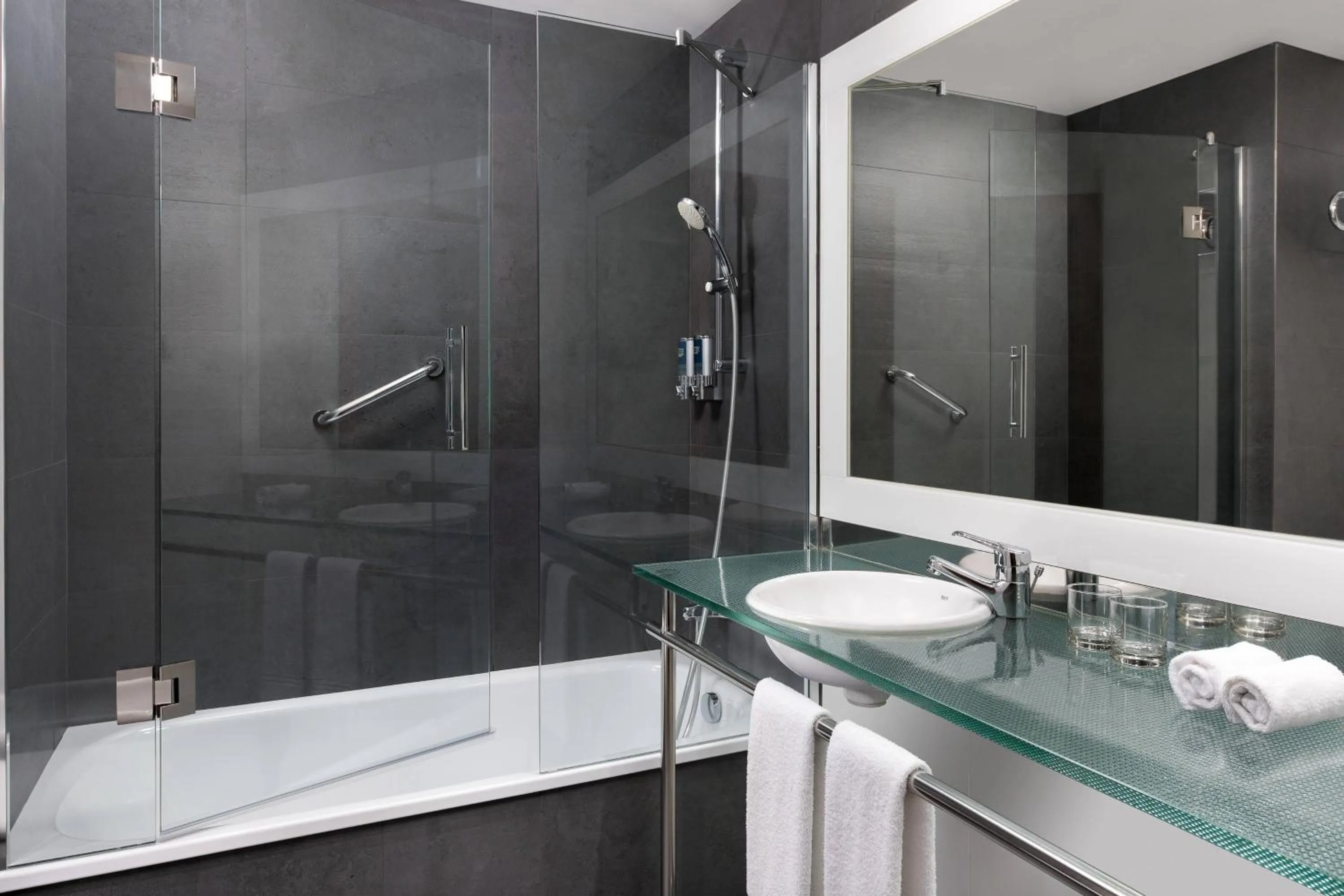 Bathroom in Four Points by Sheraton Barcelona Diagonal