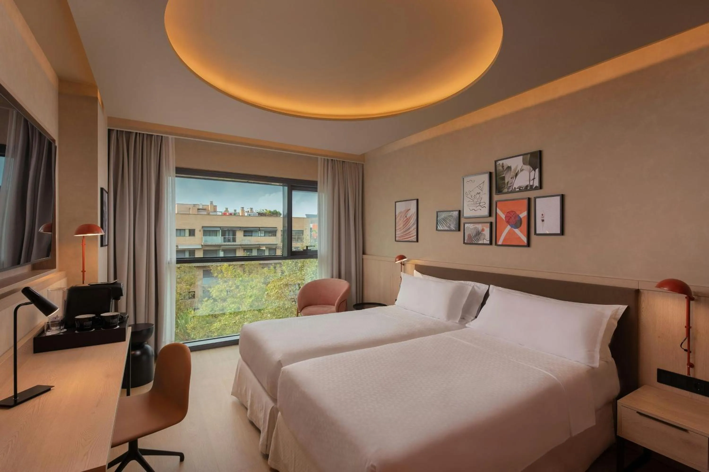 Photo of the whole room, Bed in Four Points by Sheraton Barcelona Diagonal