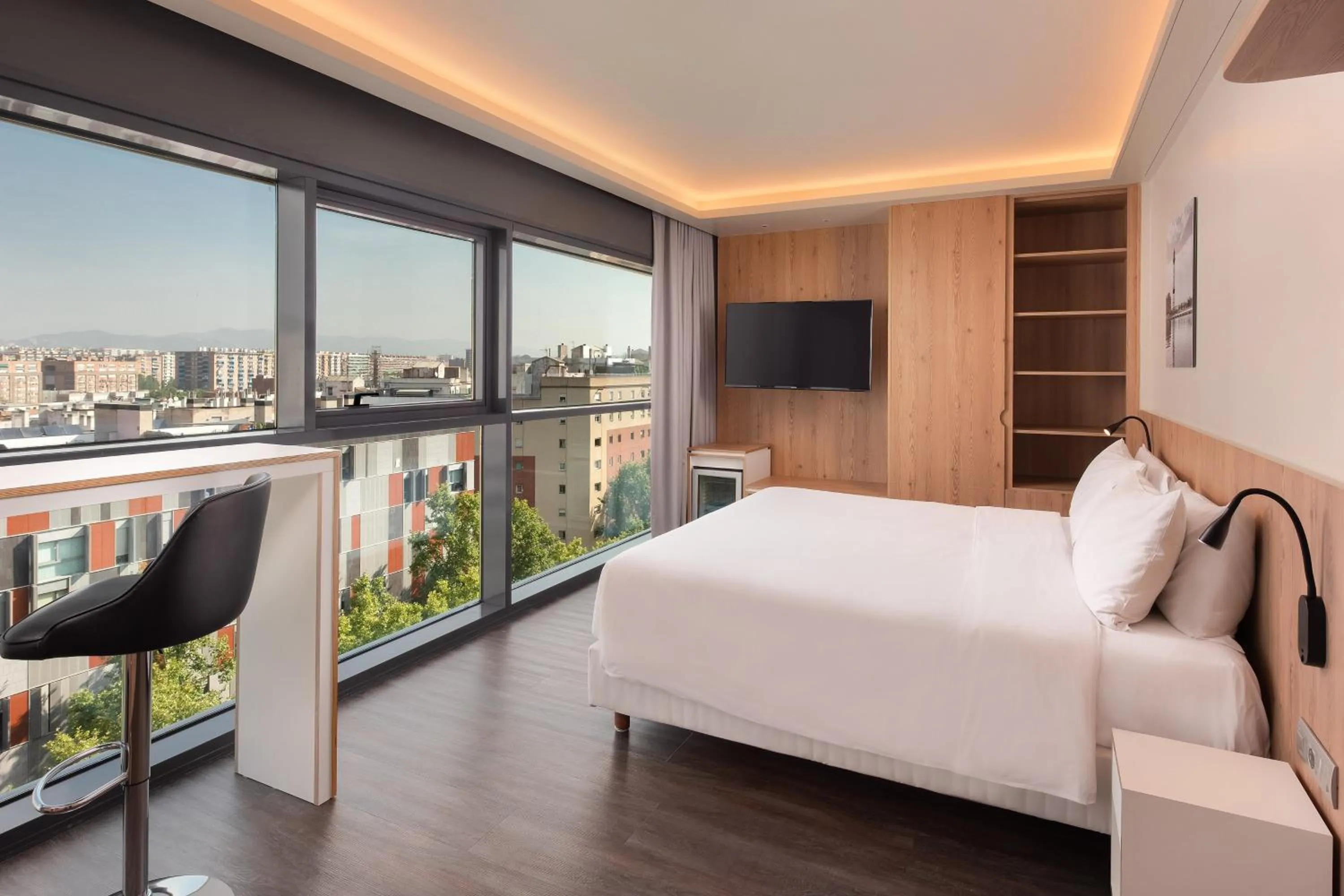 Photo of the whole room, Bed in Four Points by Sheraton Barcelona Diagonal