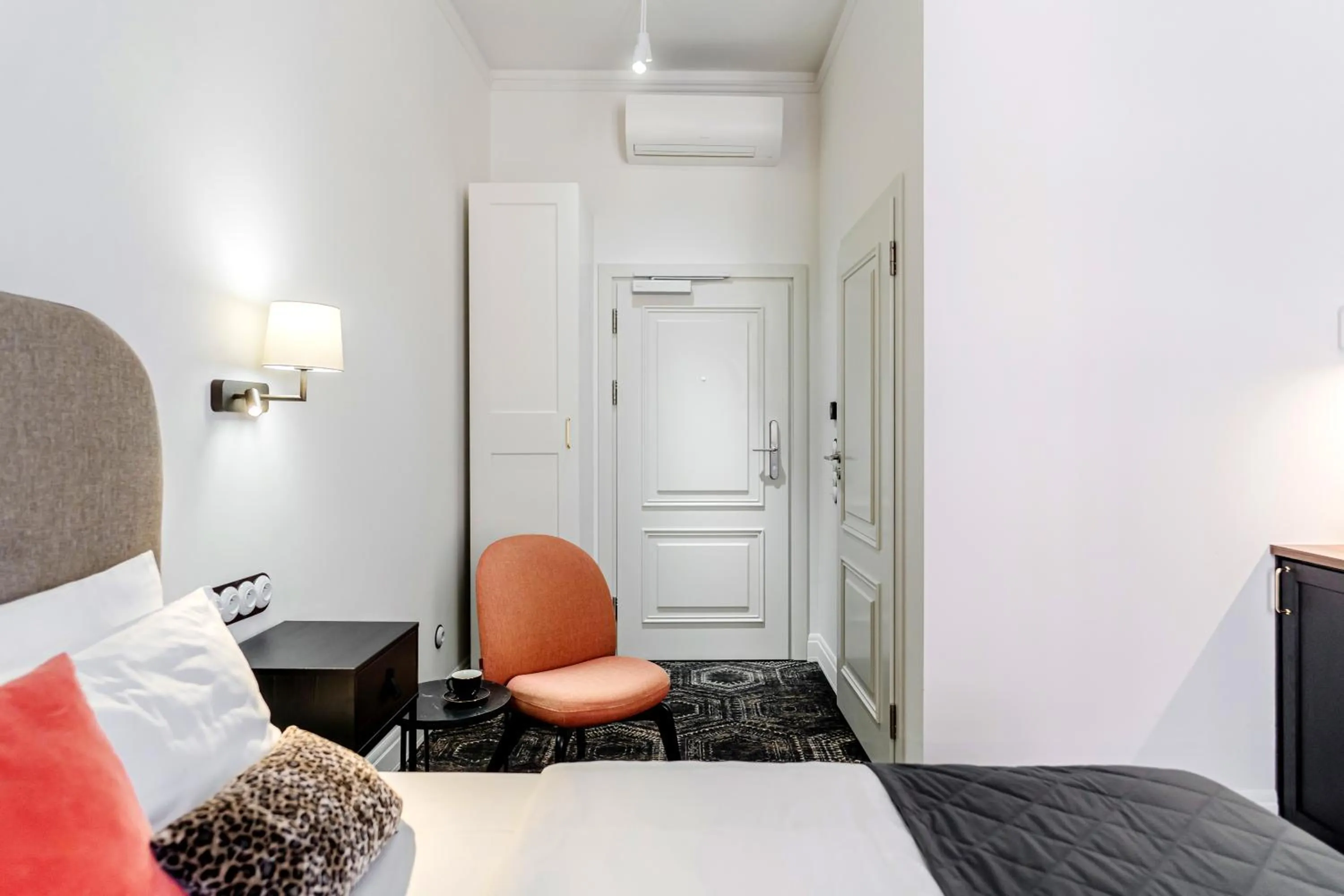 Bedroom, Bed in N33 Premium Apartments Old Town Kraków - Destigo Hotels