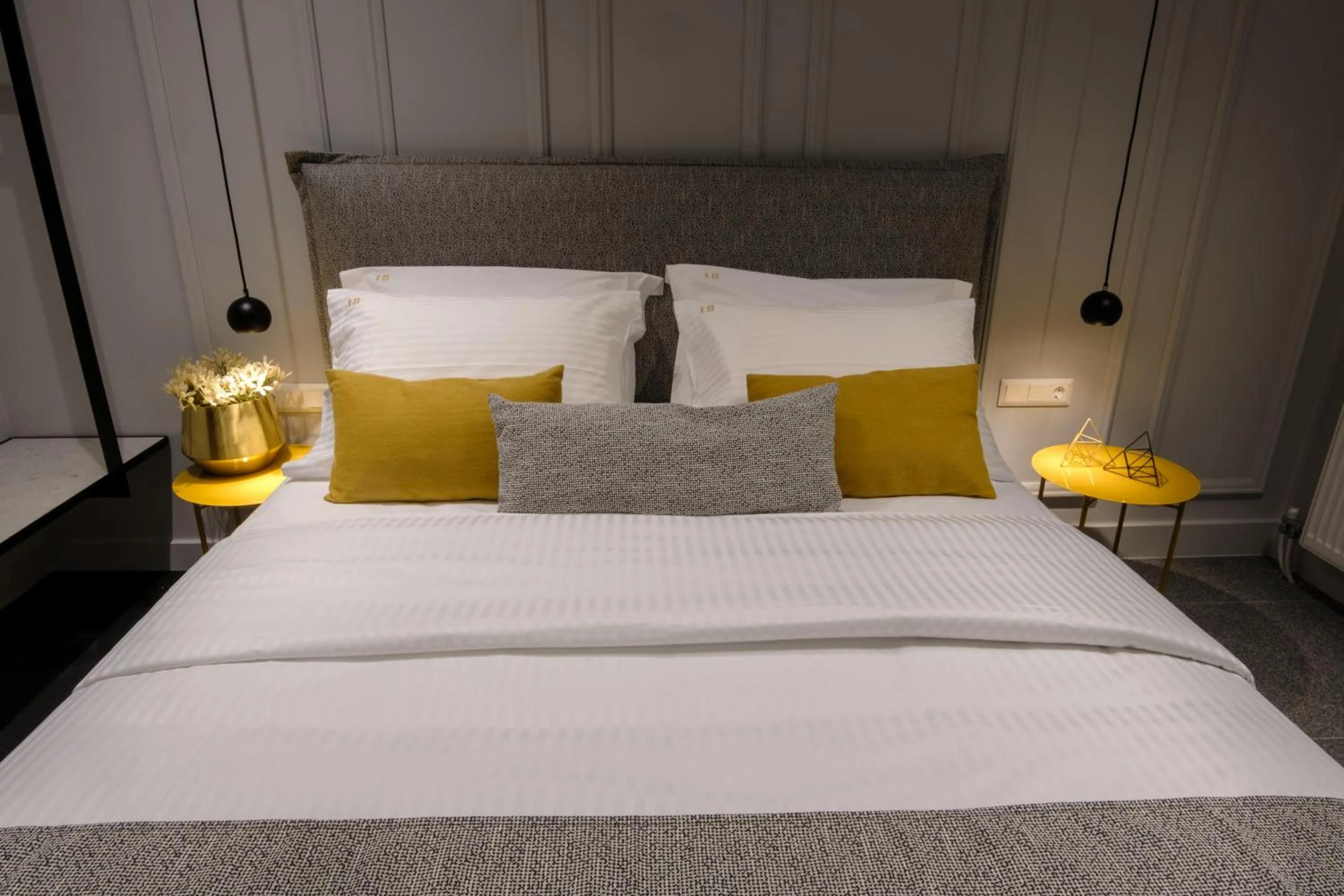 Bed in K23 Color Suites