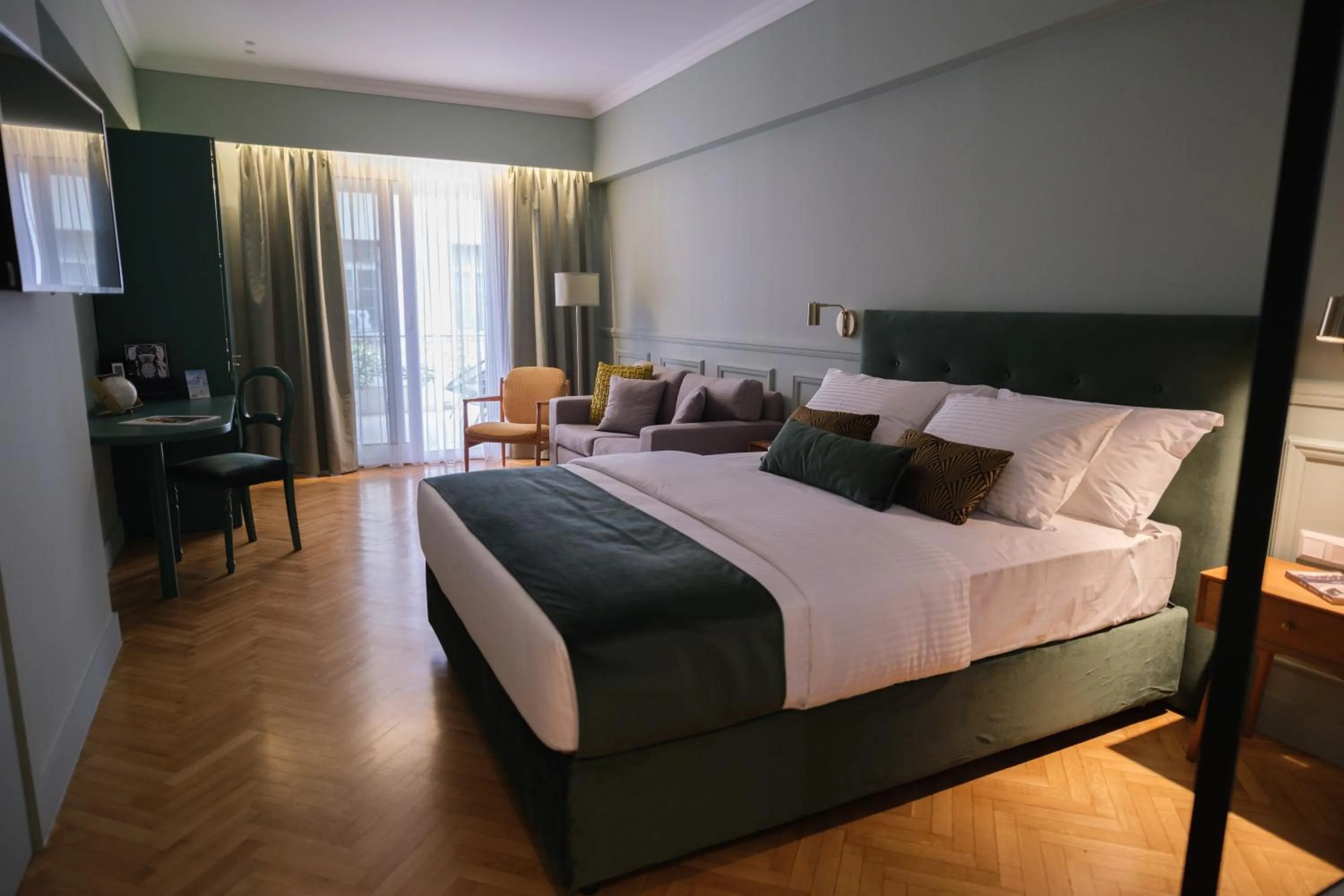 Bed in K23 Color Suites