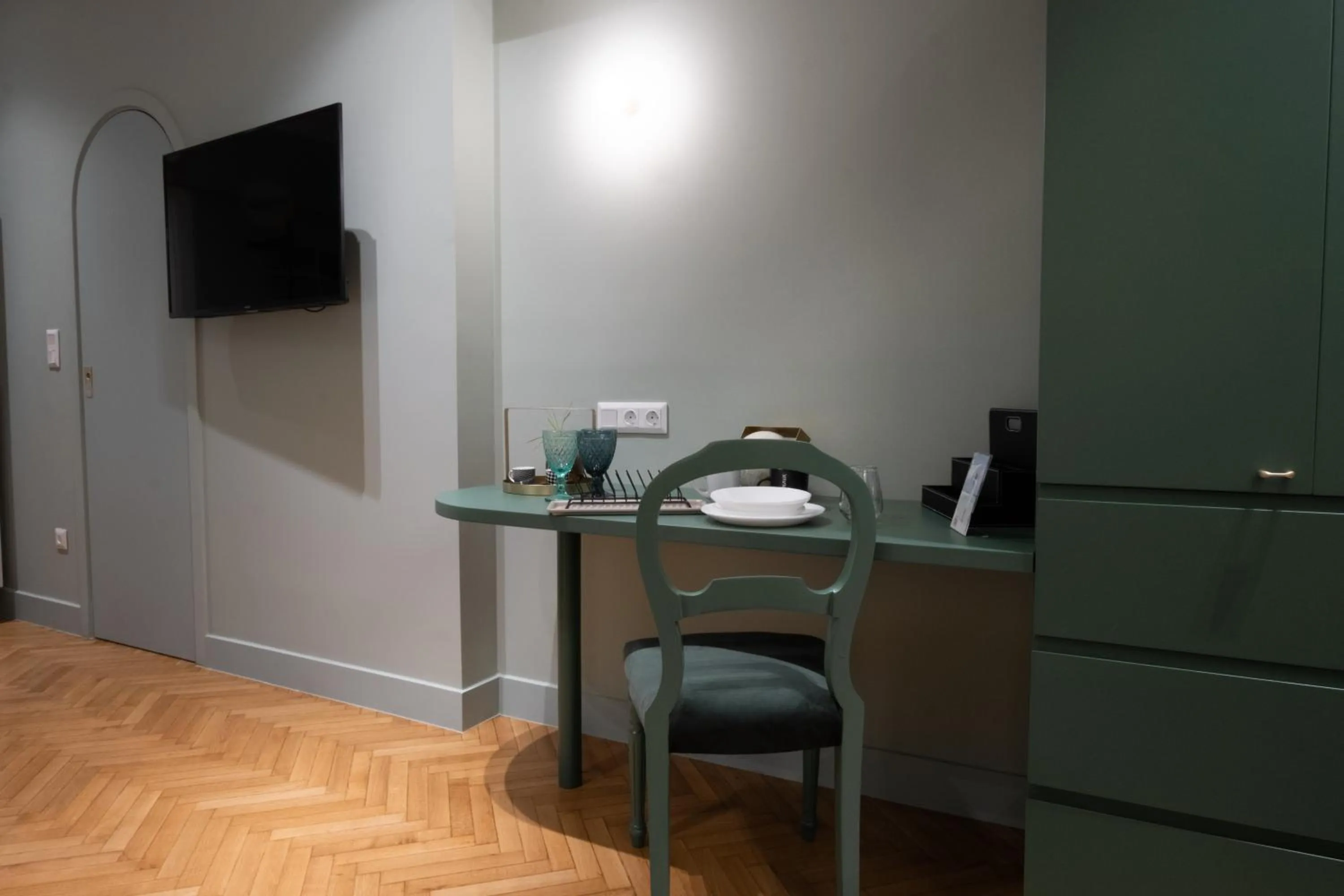 TV and multimedia in K23 Color Suites