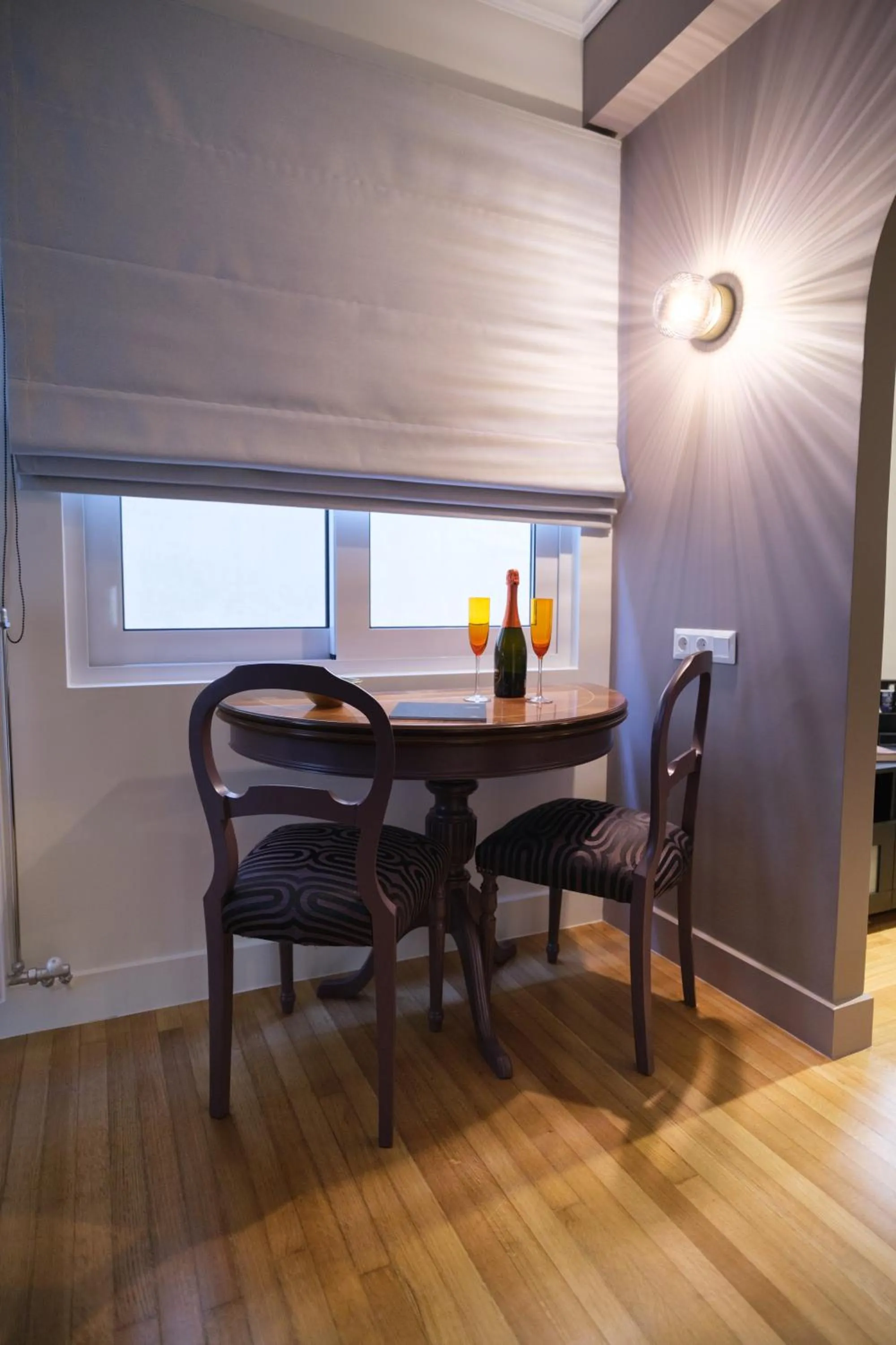 Seating area in K23 Color Suites