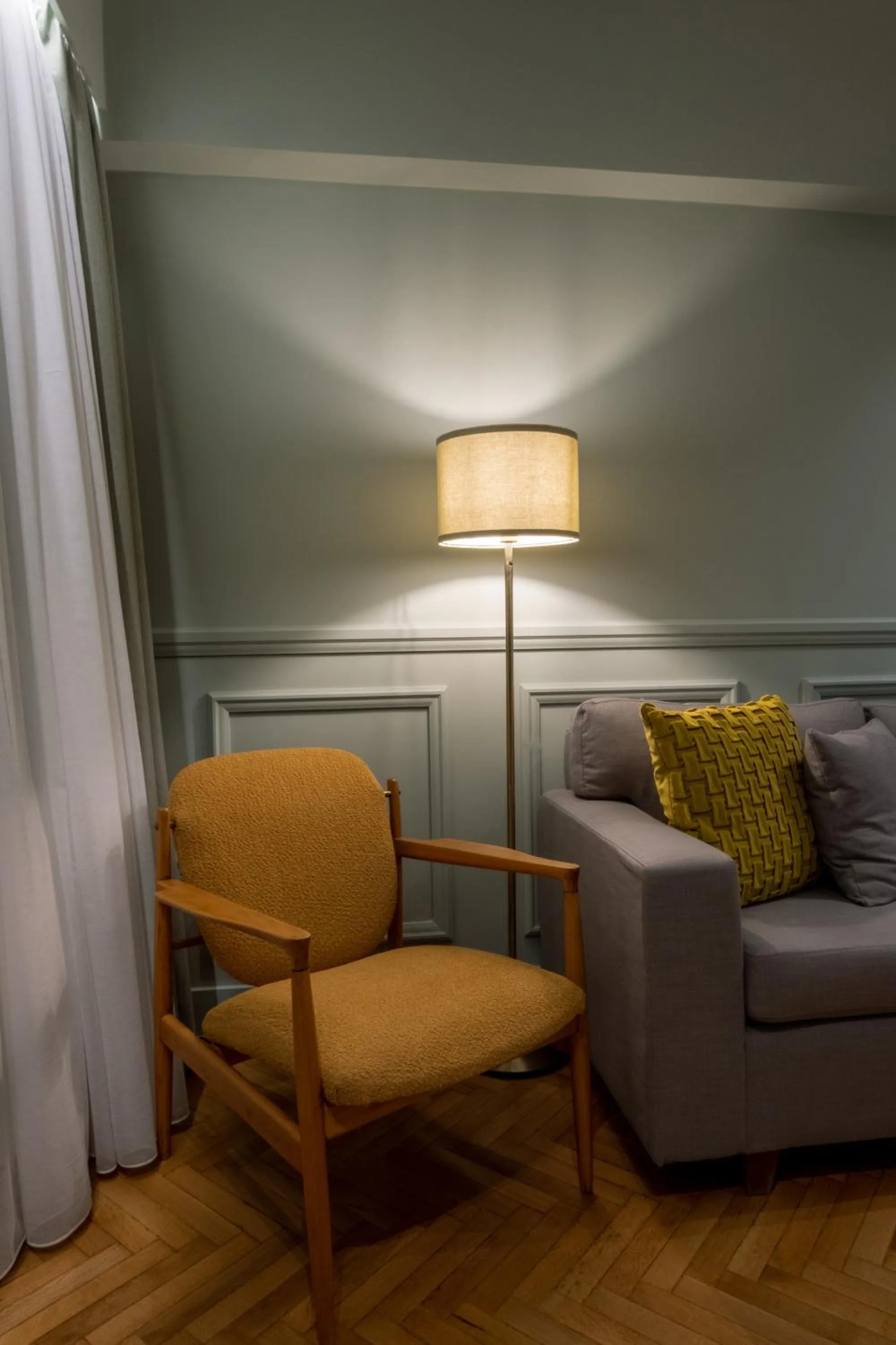 Seating area in K23 Color Suites