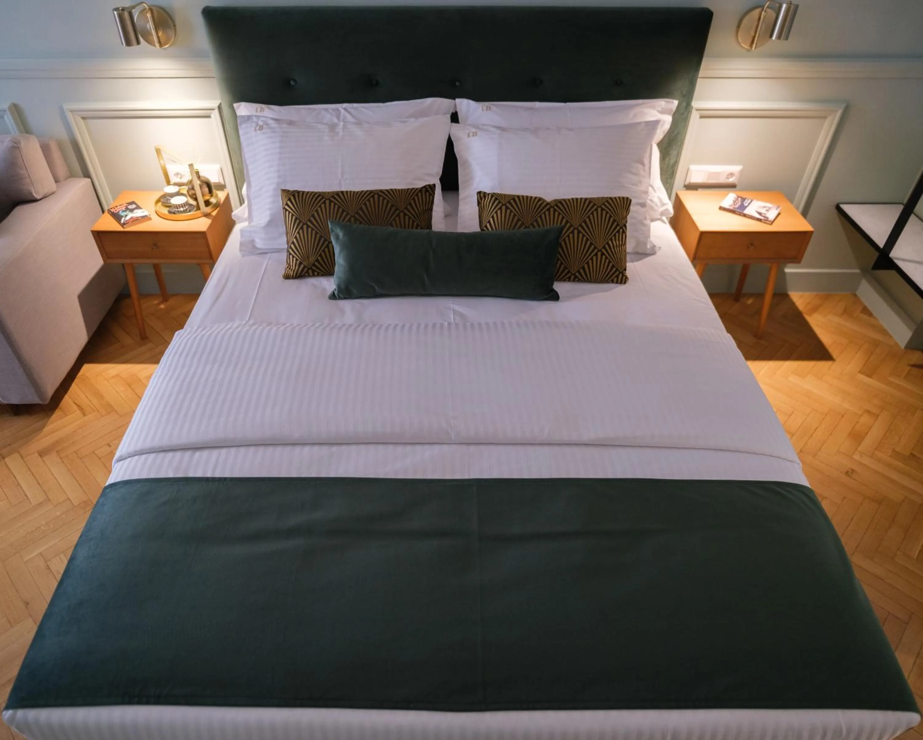 Bed in K23 Color Suites