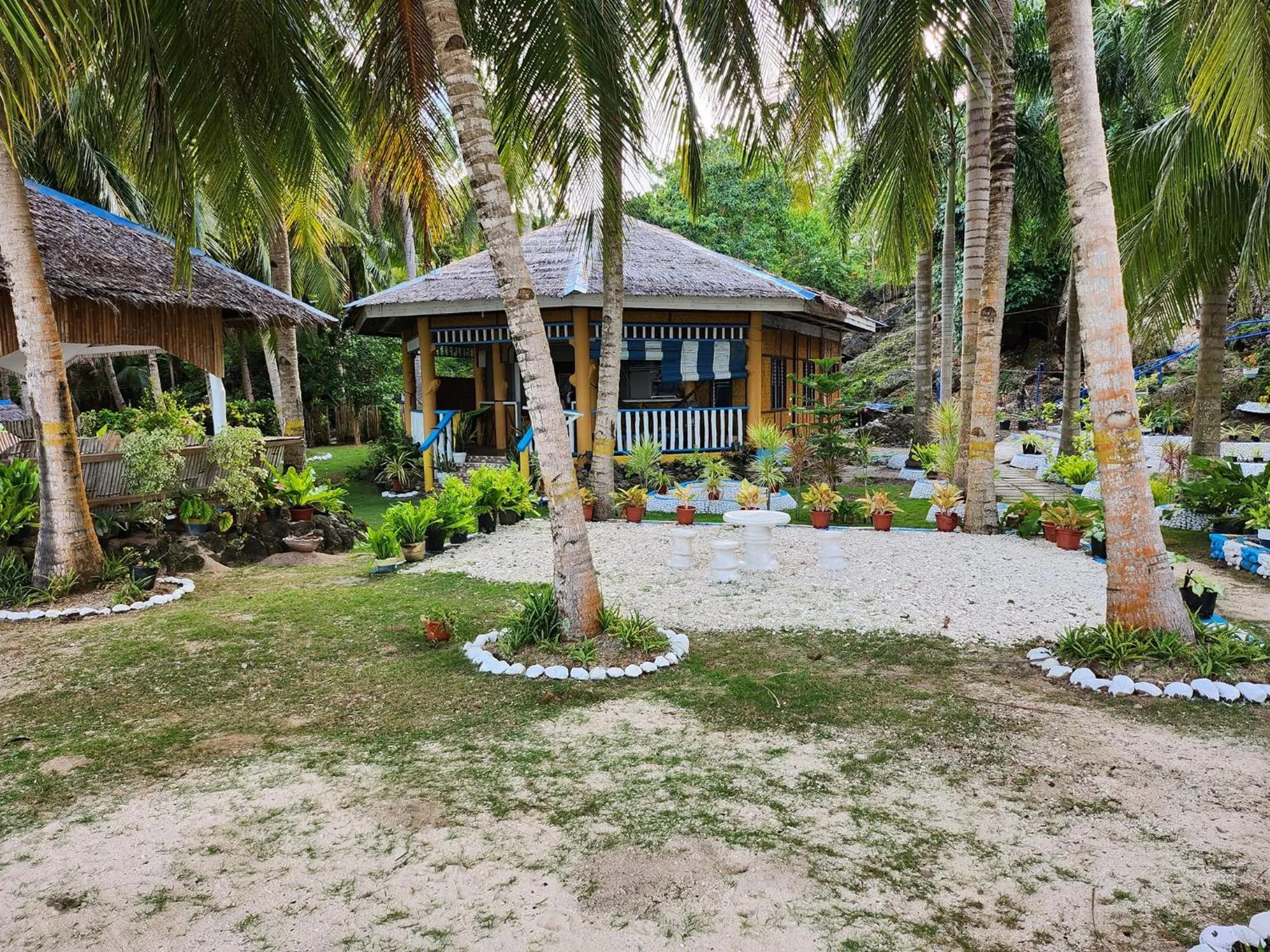 Property building in Islanders Paradise Beach