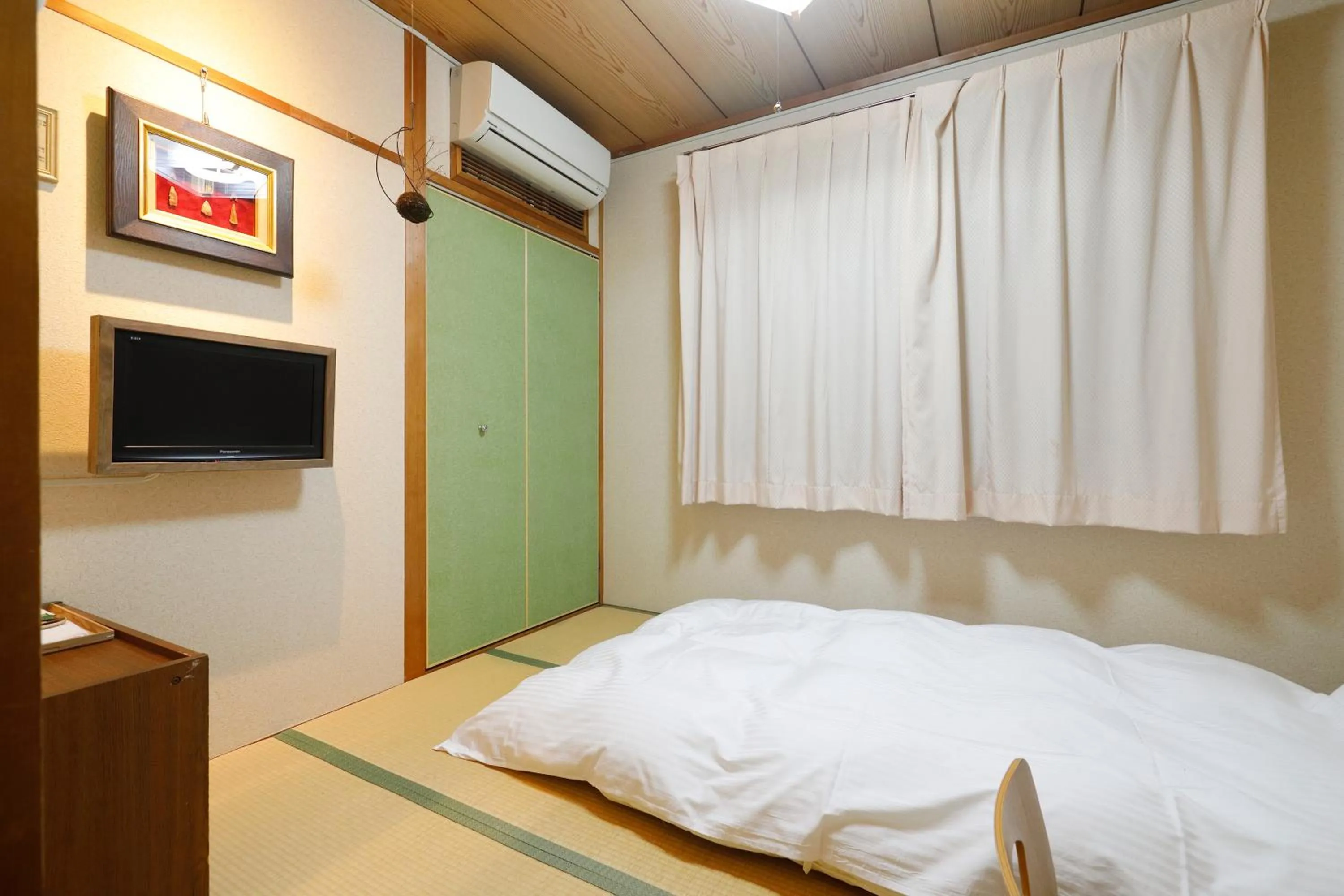 Photo of the whole room, Bed in Nara Ryokan