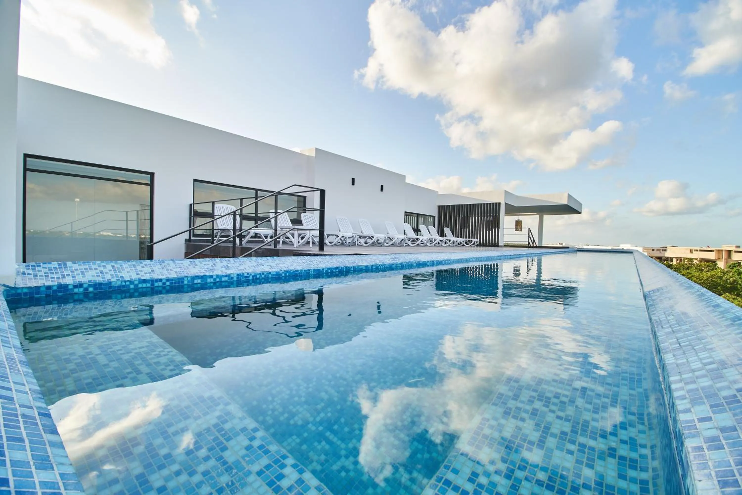 Pool view in PH Othello - Private pool&Roof & Beach Club Access