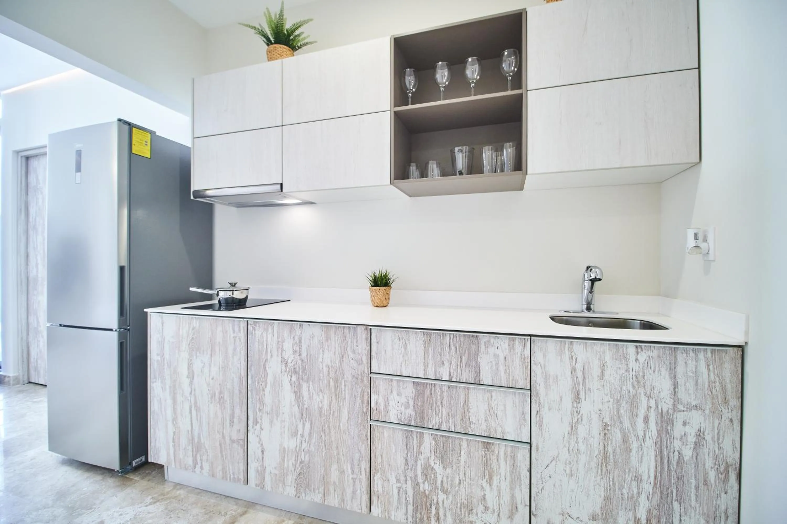 Kitchen or kitchenette in PH Othello - Private pool&Roof & Beach Club Access