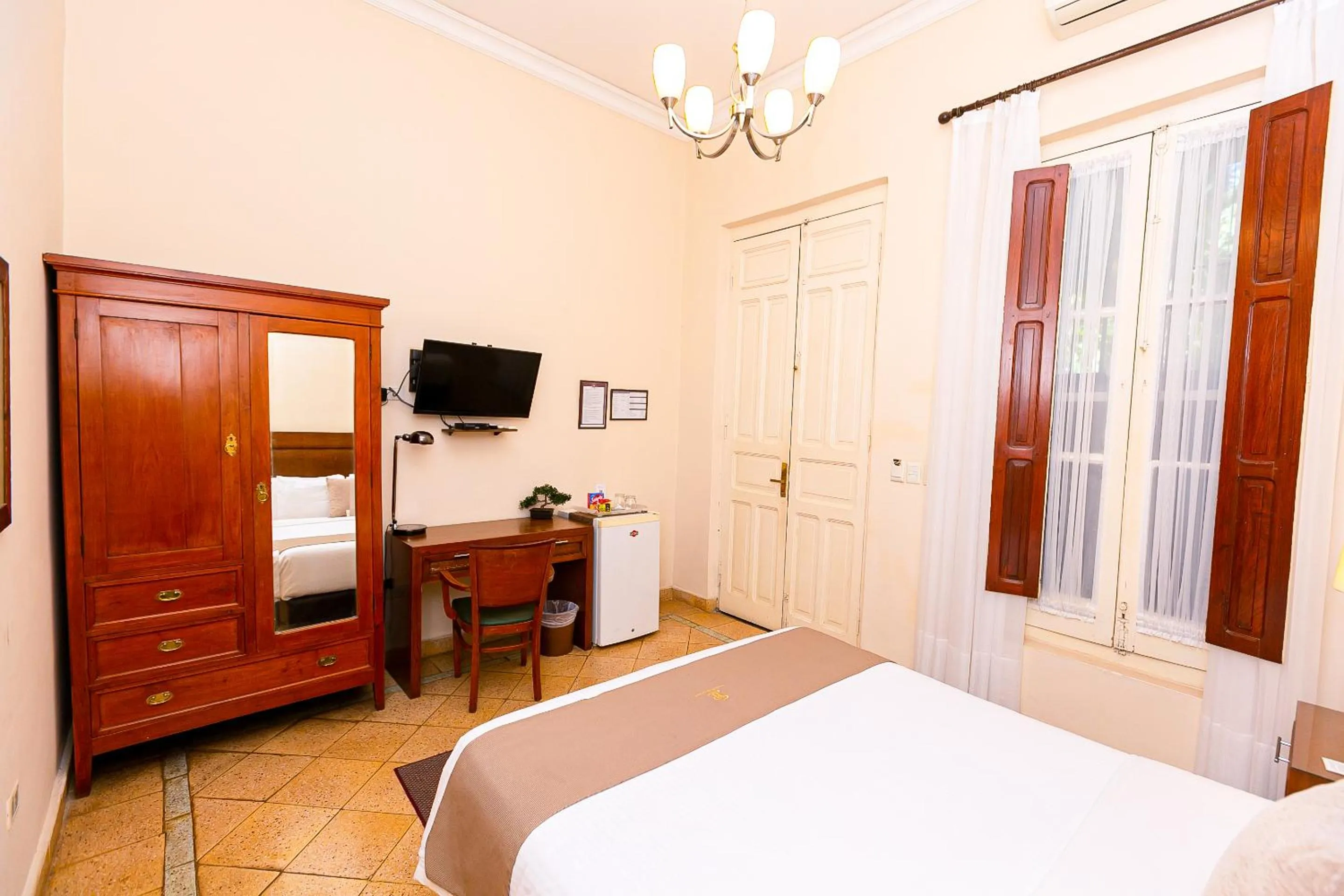 Photo of the whole room, Bed in Gran Hotel del Paraguay