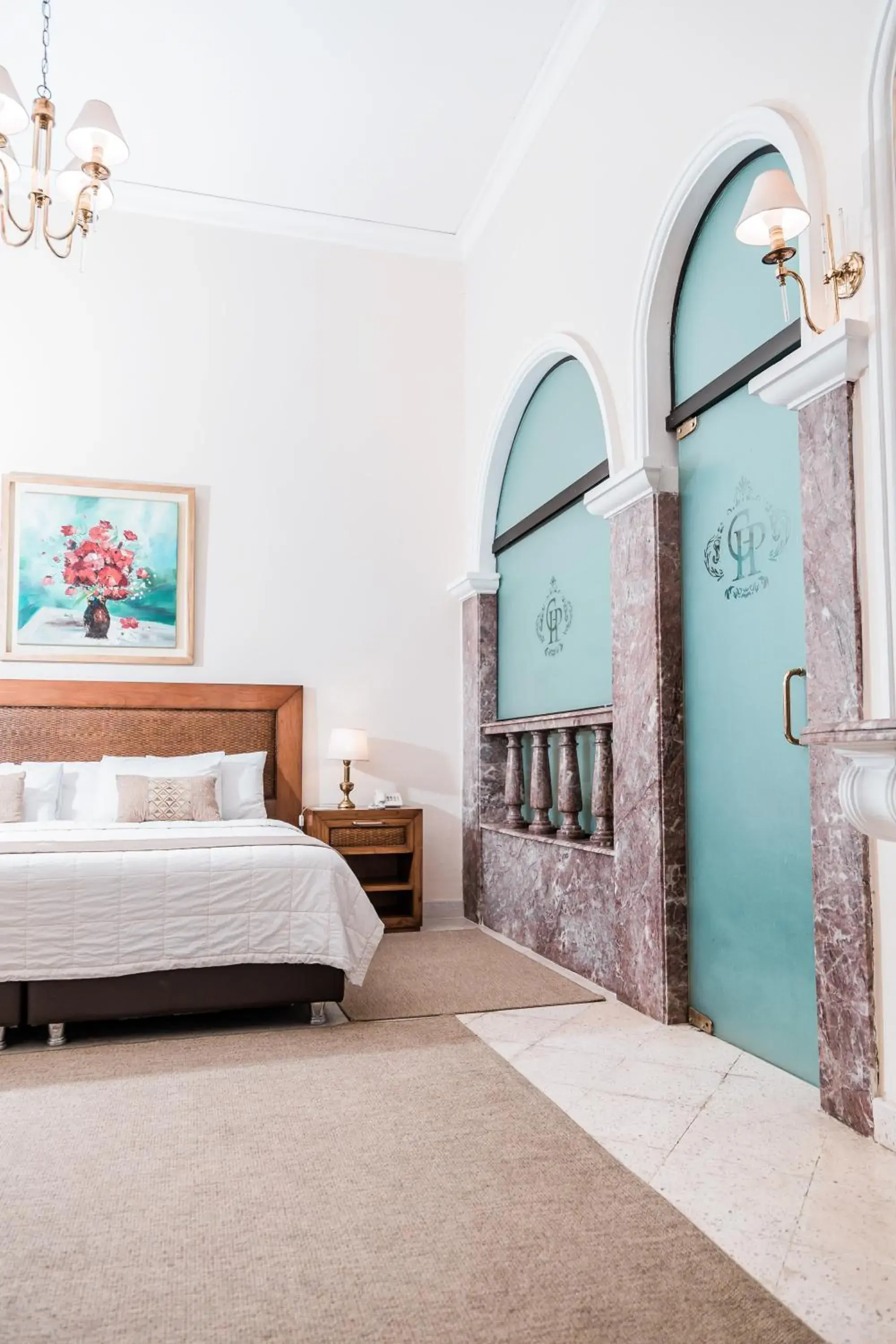 Suite with Hot Tub in Gran Hotel del Paraguay Suite with Hot Tub in Gran Hotel del Paraguay