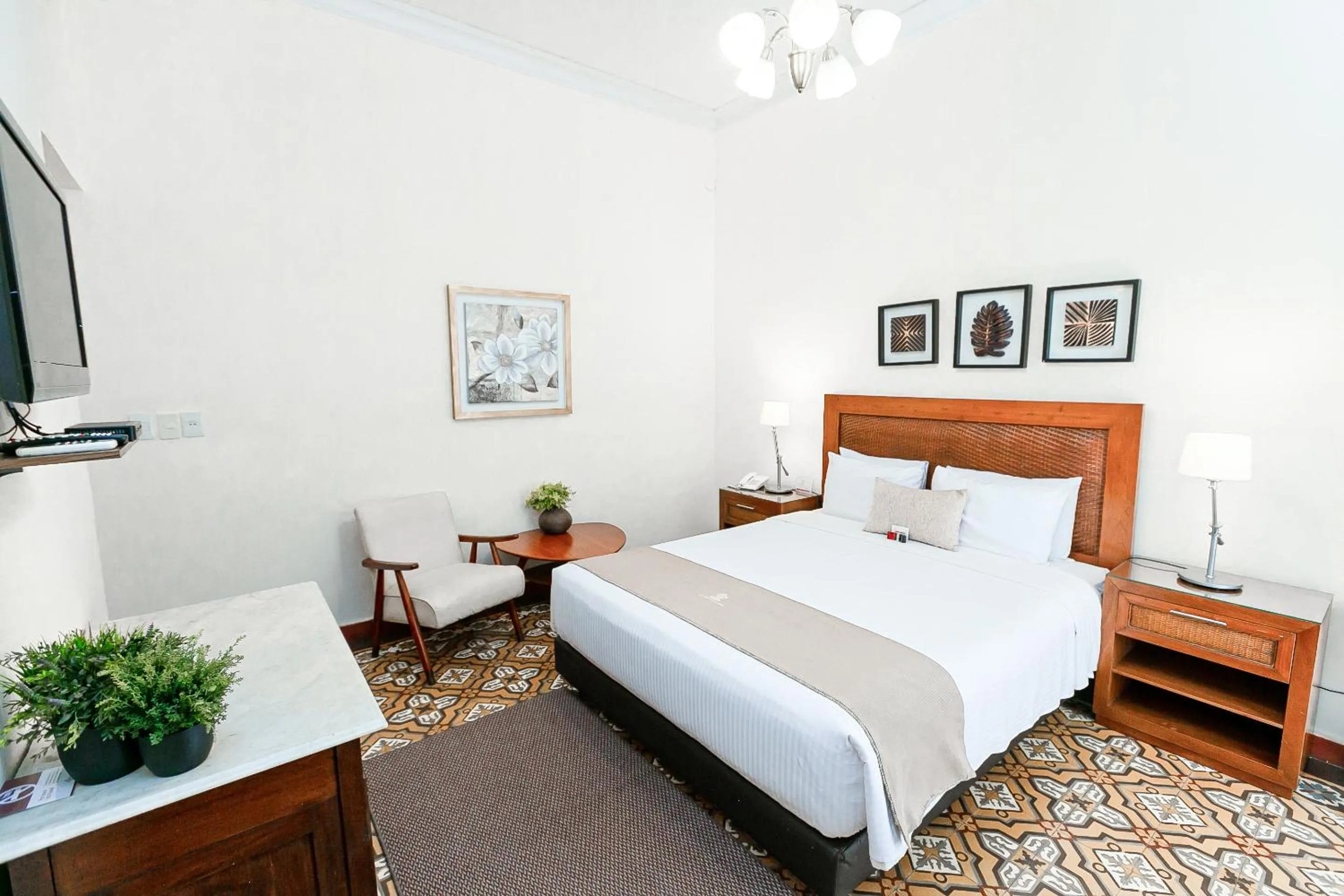 Photo of the whole room, Bed in Gran Hotel del Paraguay