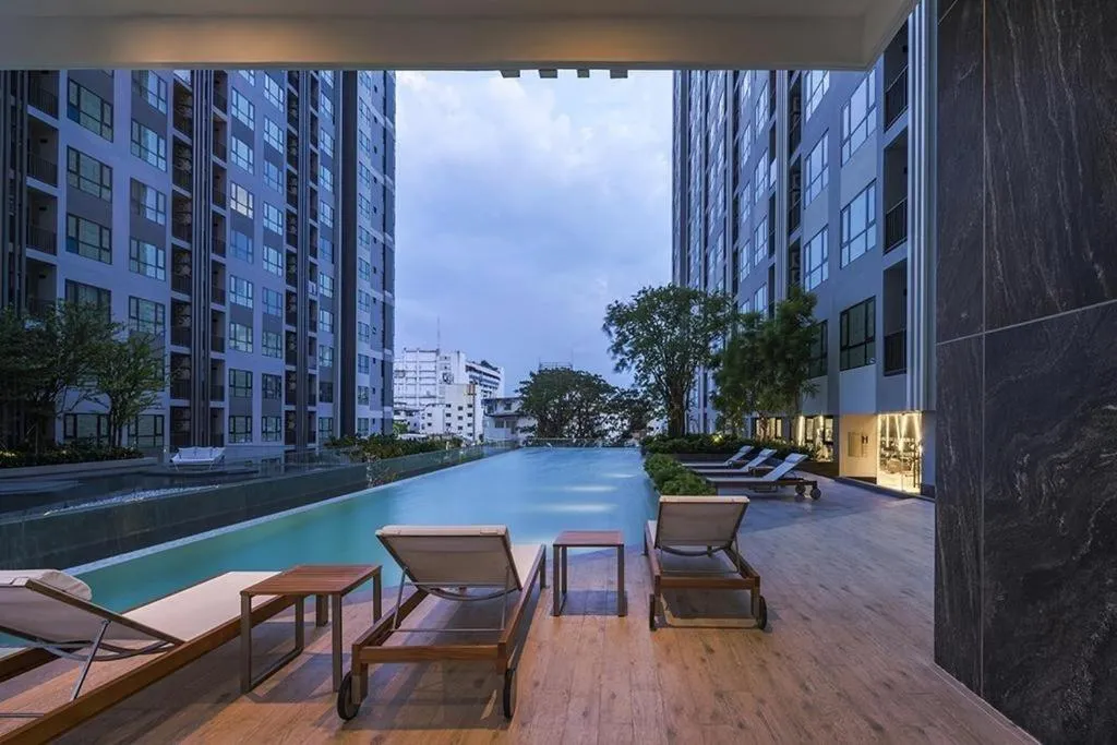 Night in The Base Central Pattaya