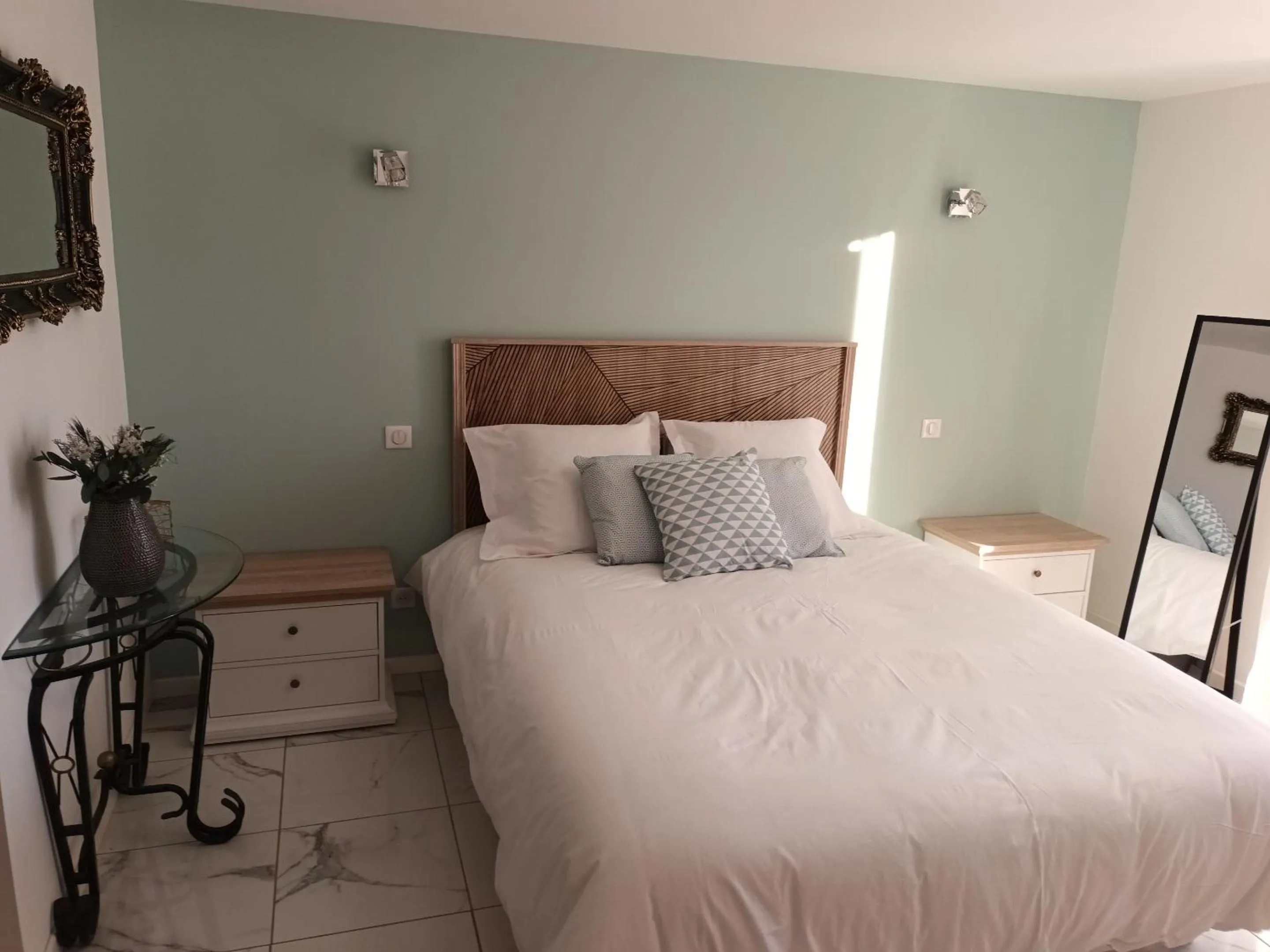 Bedroom, Bed in BASTIDE DES MARTELIERES