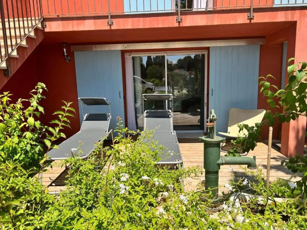 Patio in BASTIDE DES MARTELIERES