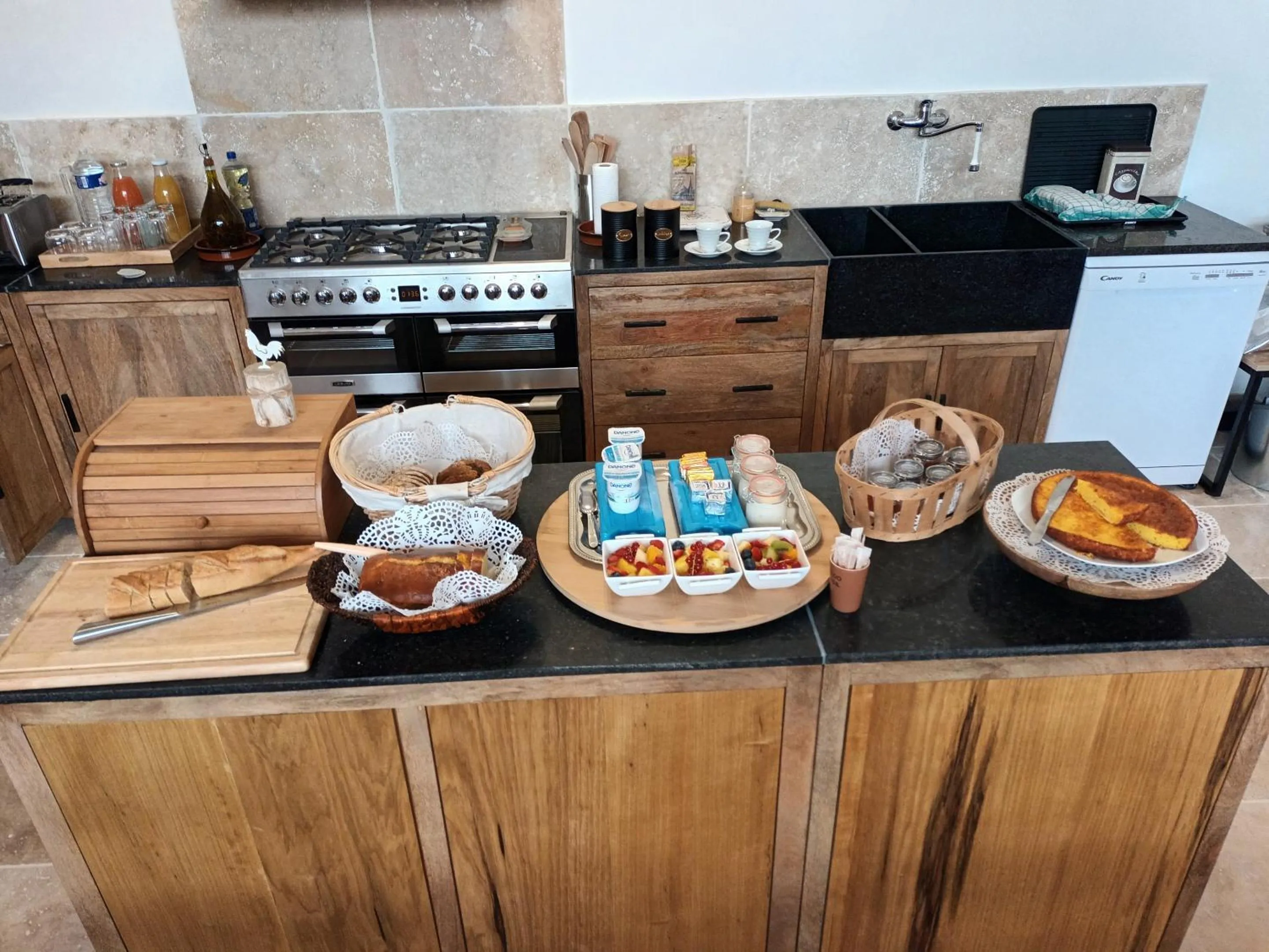 Dining area in BASTIDE DES MARTELIERES