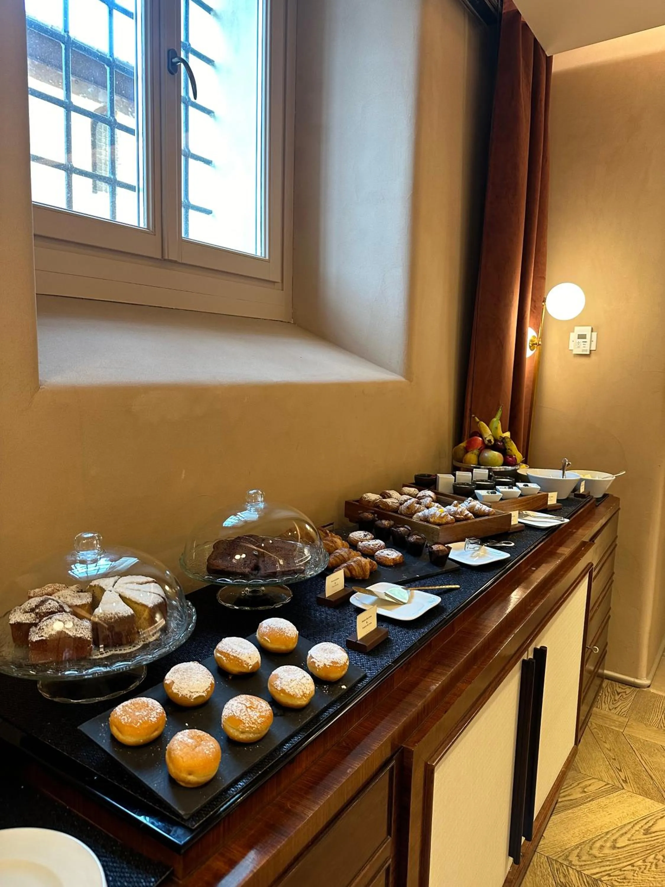 Breakfast in Palazzo Velabro, a Member of Design Hotels
