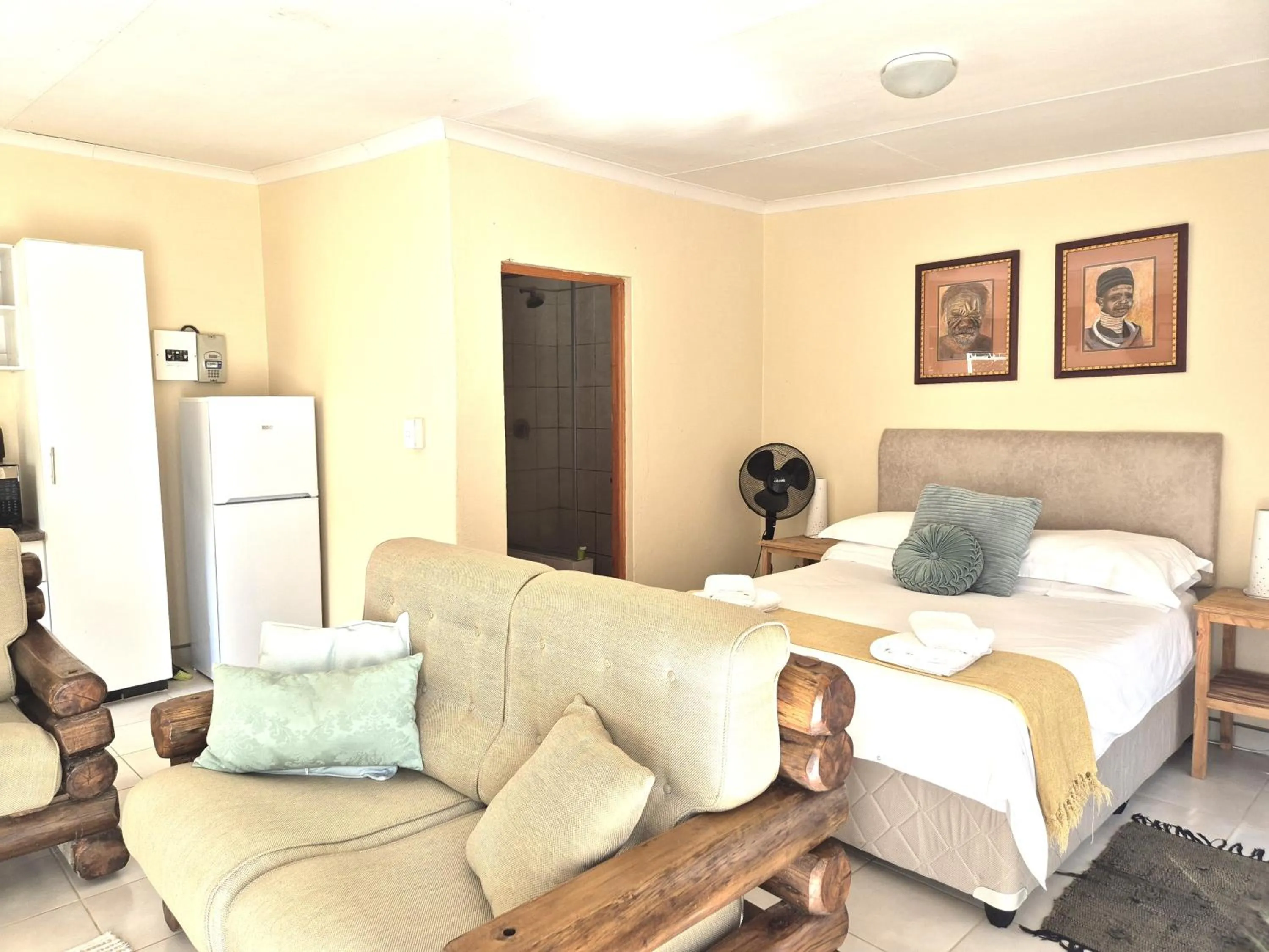 Bed in KatiKati Eco Lodge