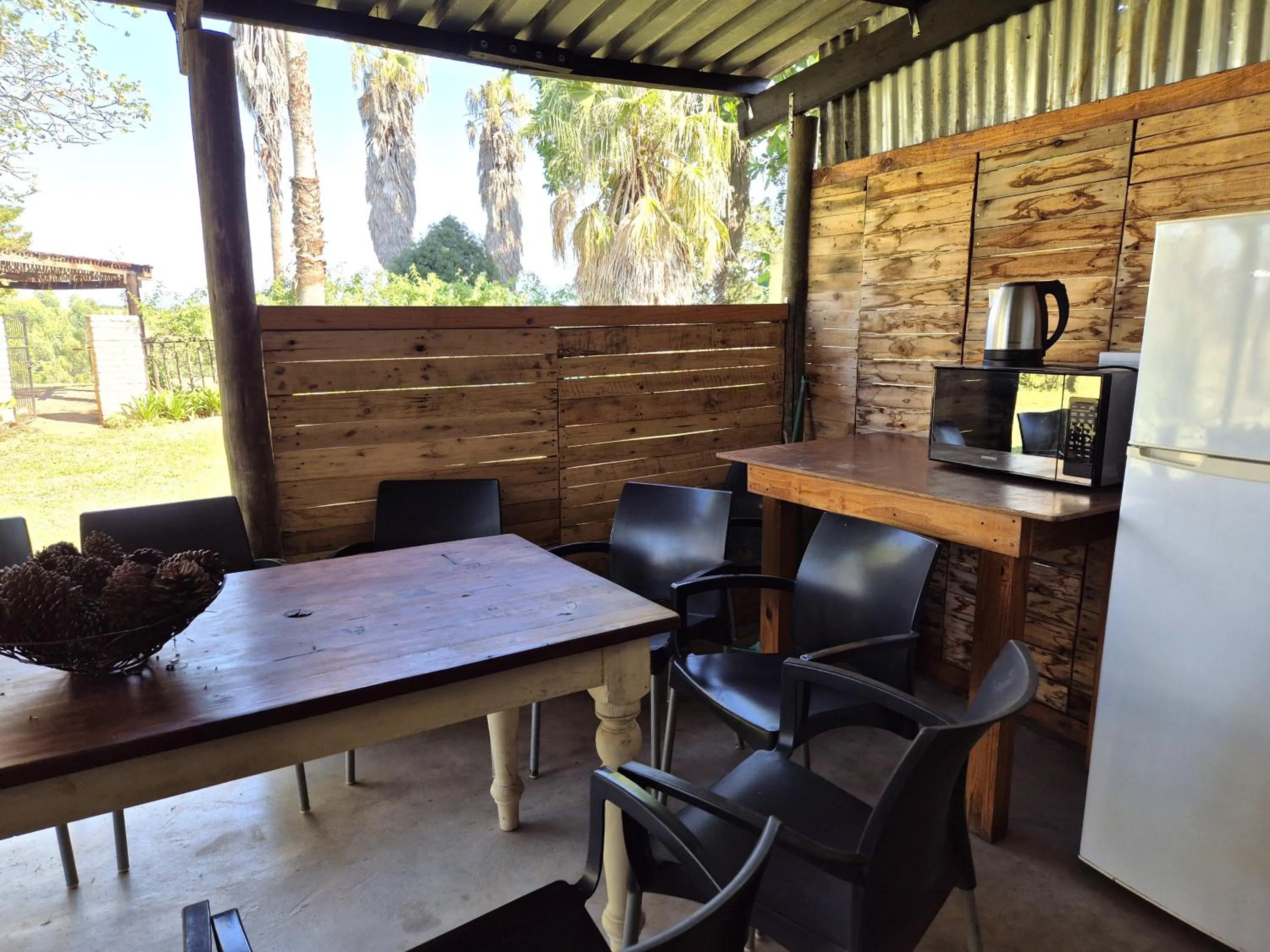 Kitchen or kitchenette in KatiKati Eco Lodge