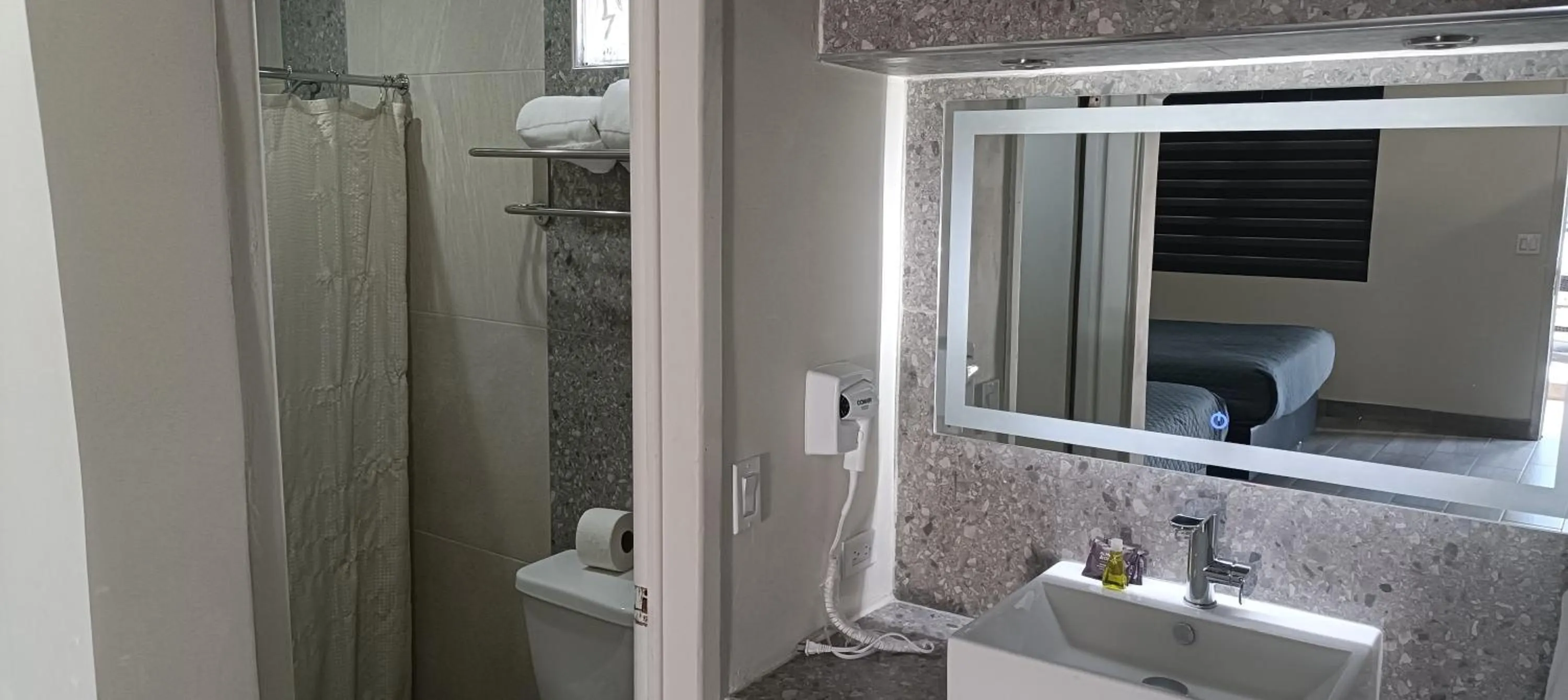 Bathroom in Hotel Siesta Real