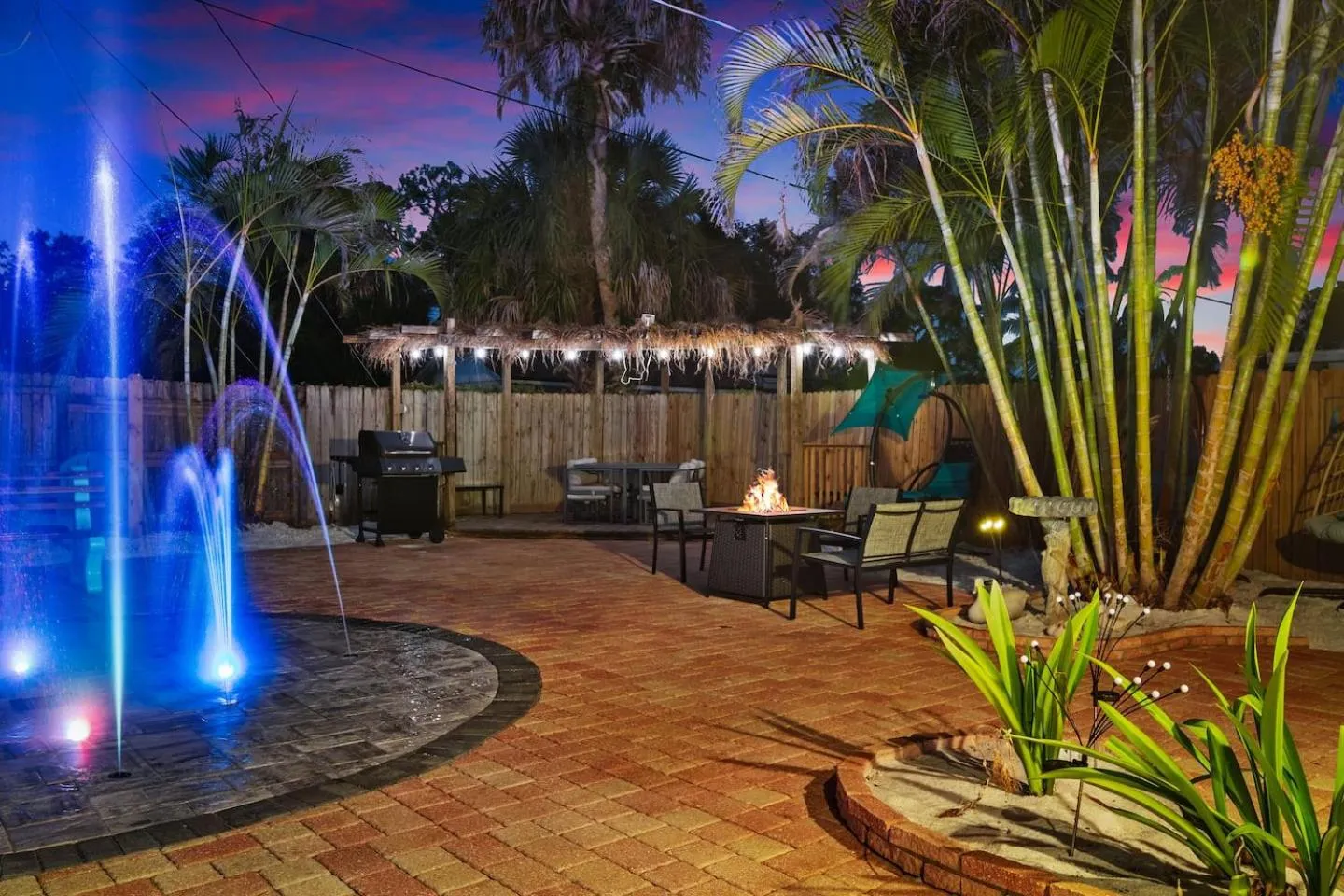 Coastal Villa w Amazing Courtyard - Splash Pad!