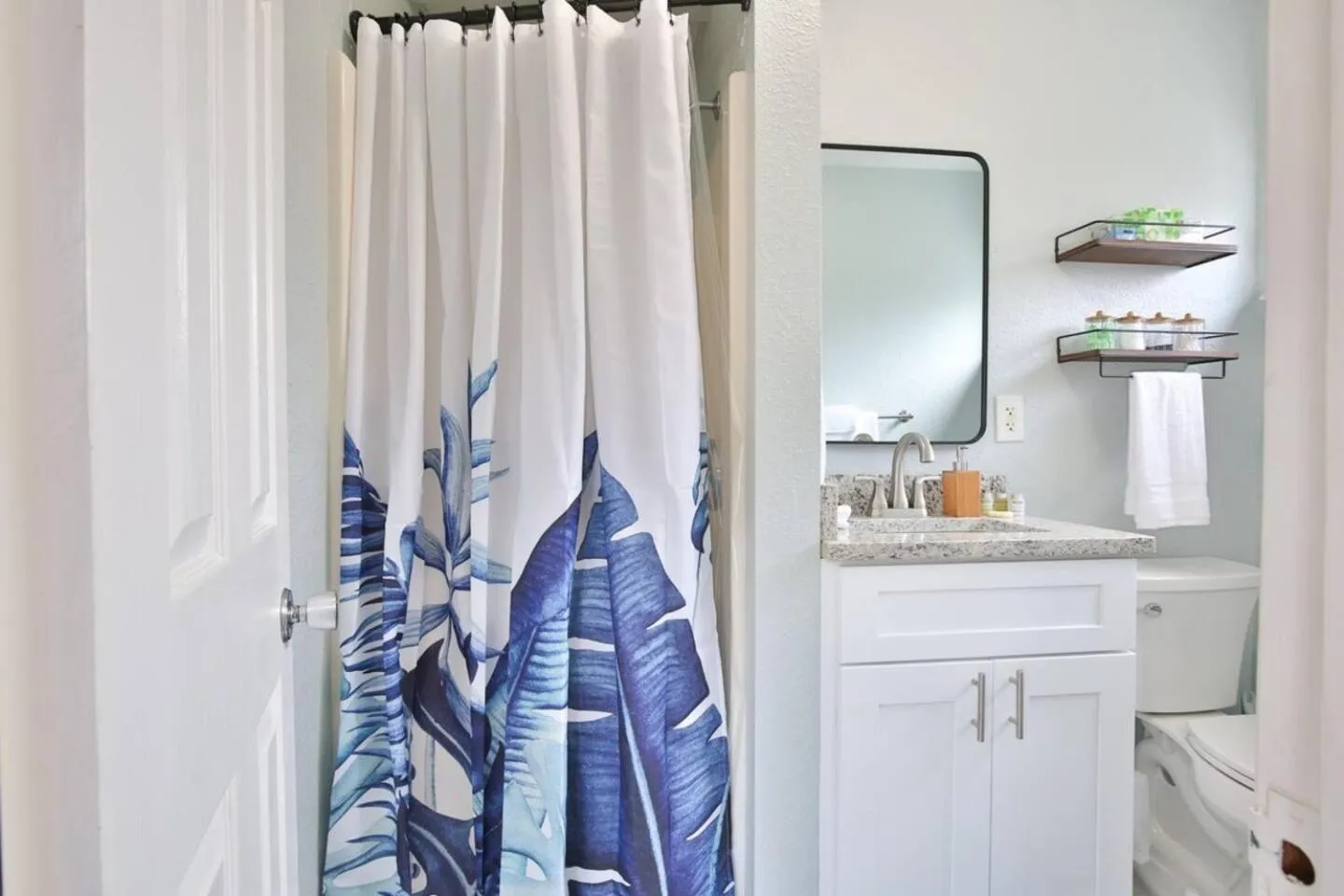 Coastal Villa w Amazing Courtyard - Splash Pad!