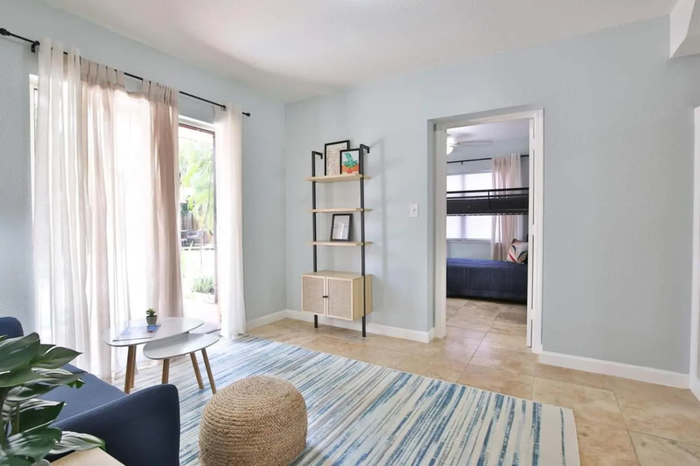 Bed in Coastal Villa w Amazing Courtyard - Splash Pad!