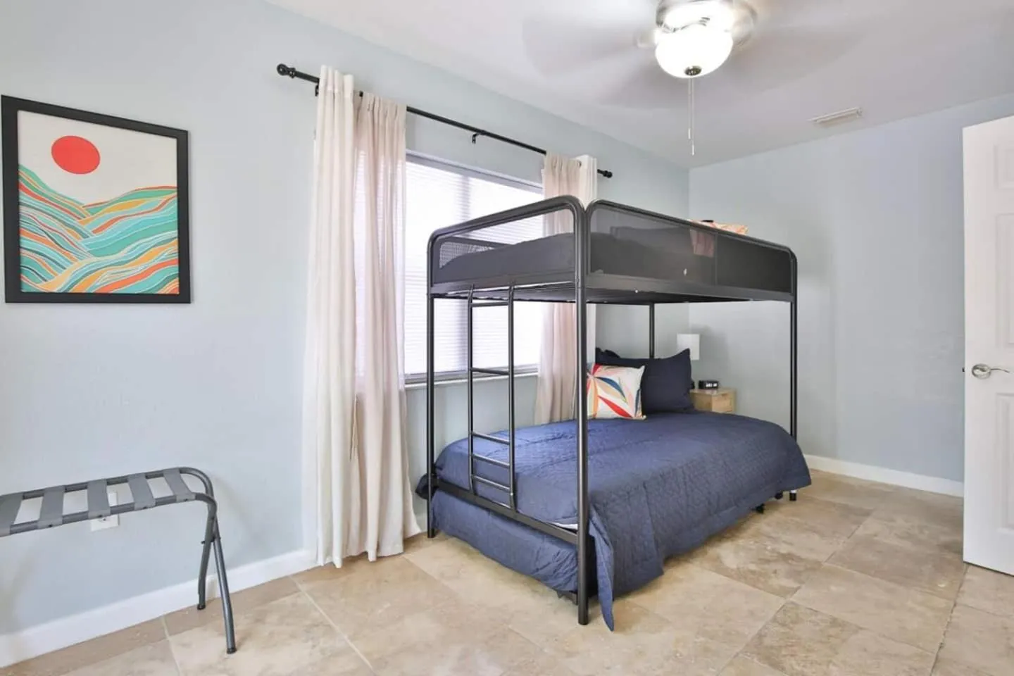 Bed in Coastal Villa w Amazing Courtyard - Splash Pad!