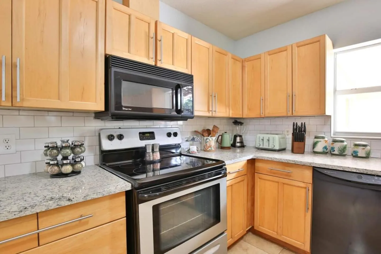 Coastal Villa w Amazing Courtyard - Splash Pad!