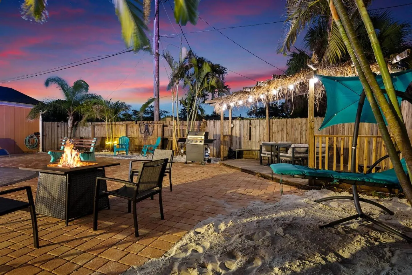 Coastal Villa w Amazing Courtyard - Splash Pad!