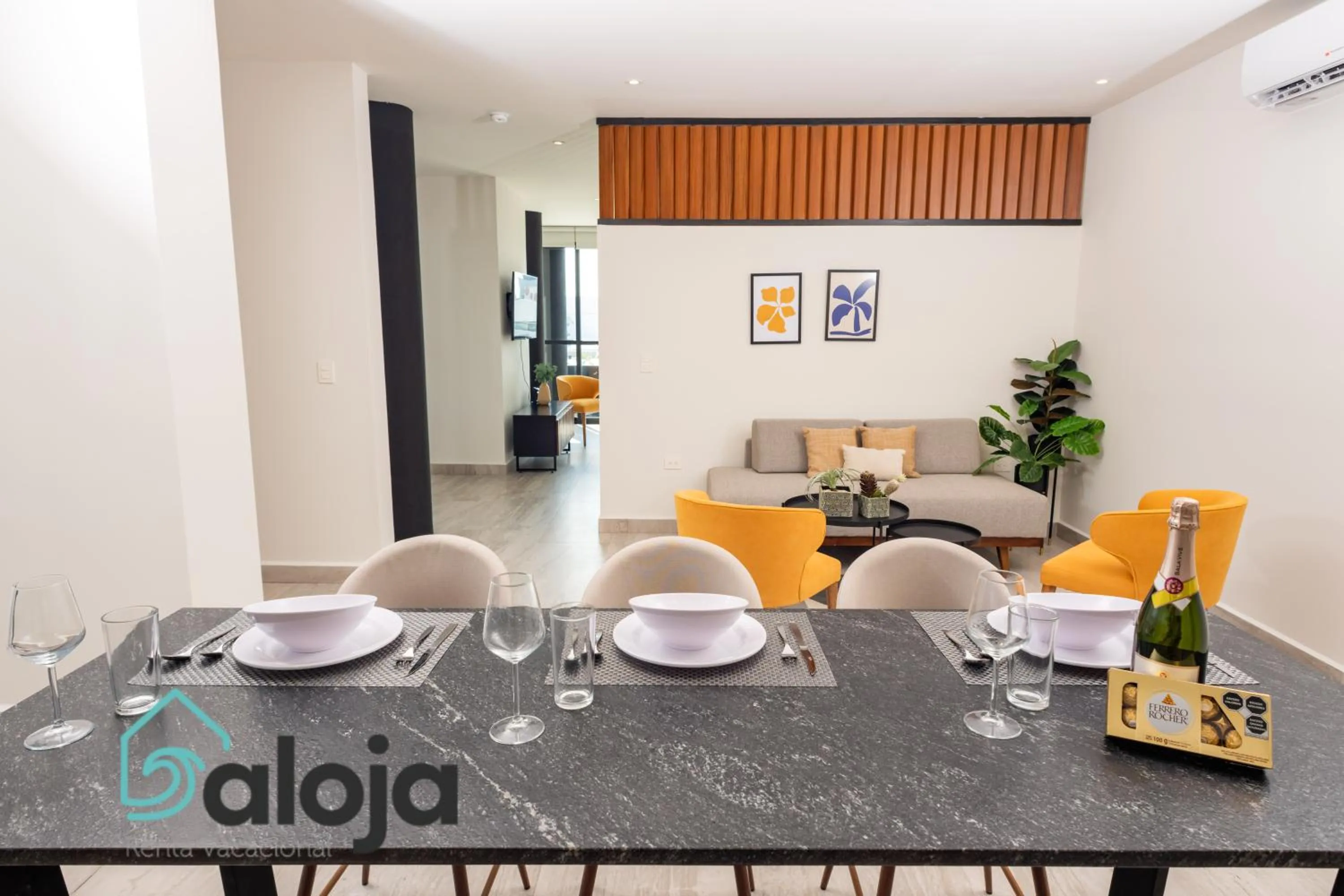 Seating area in Torre Sofia - By Aloja RV