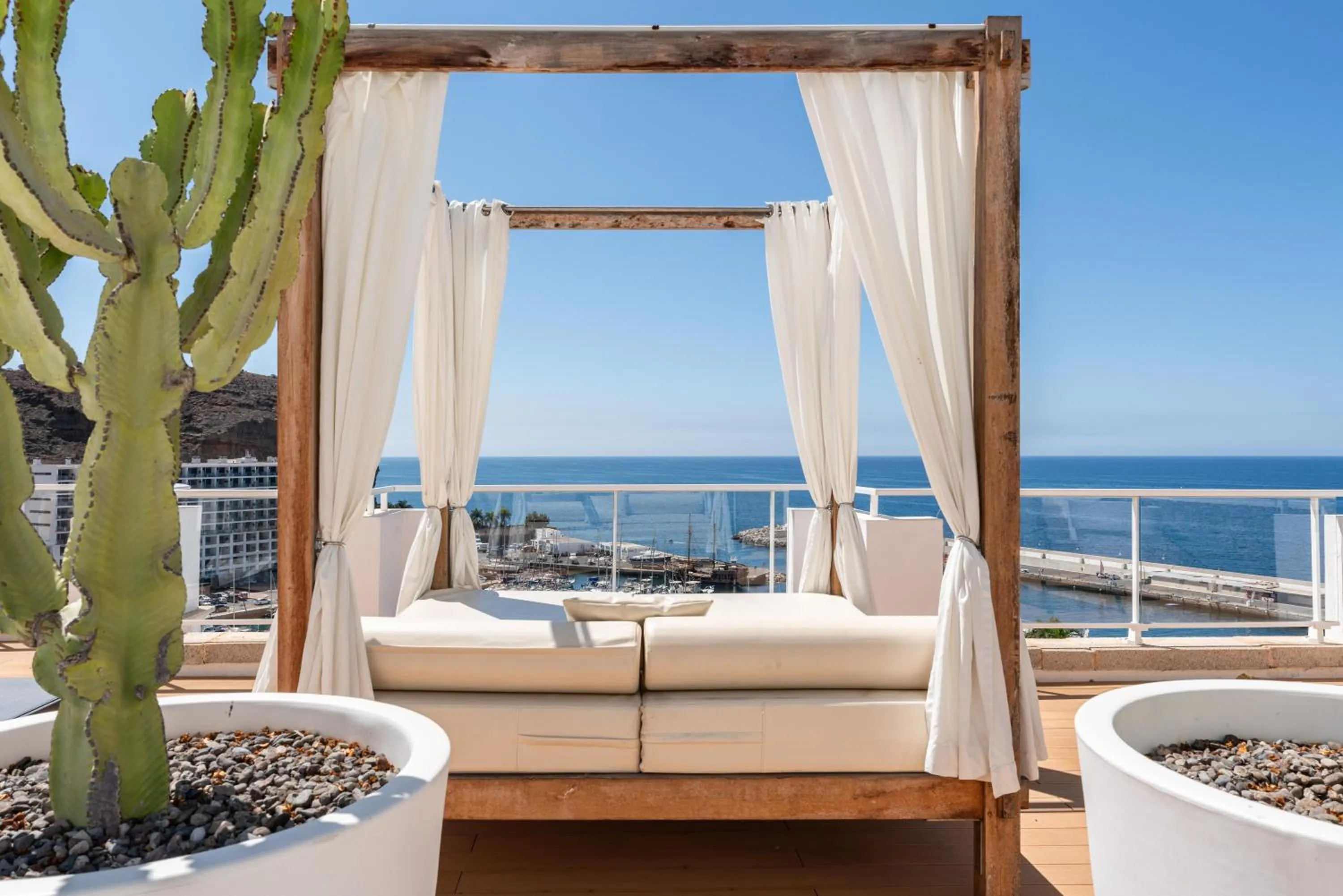Solarium in Marina Bayview Gran Canaria - Adults Only
