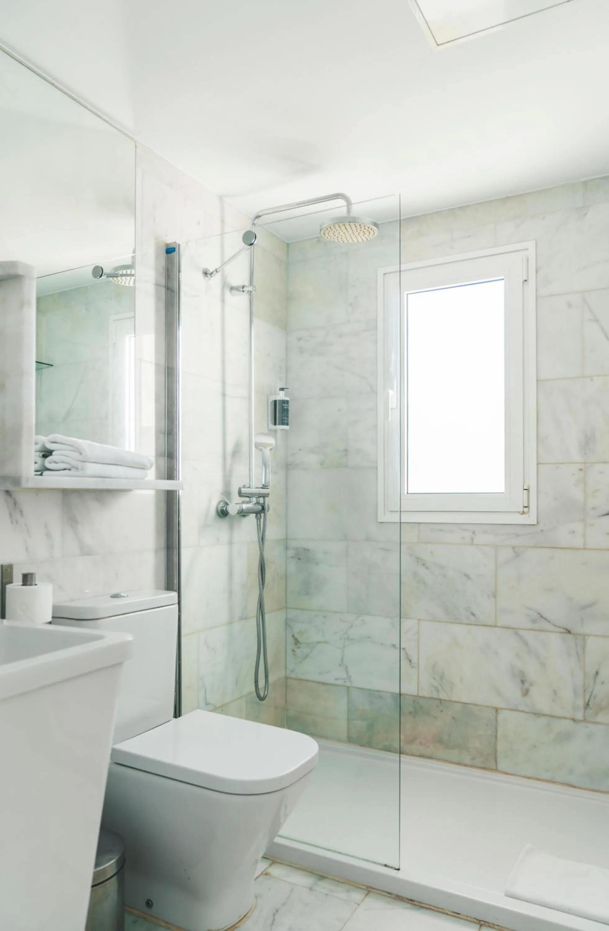 Shower in Marina Bayview Gran Canaria - Adults Only