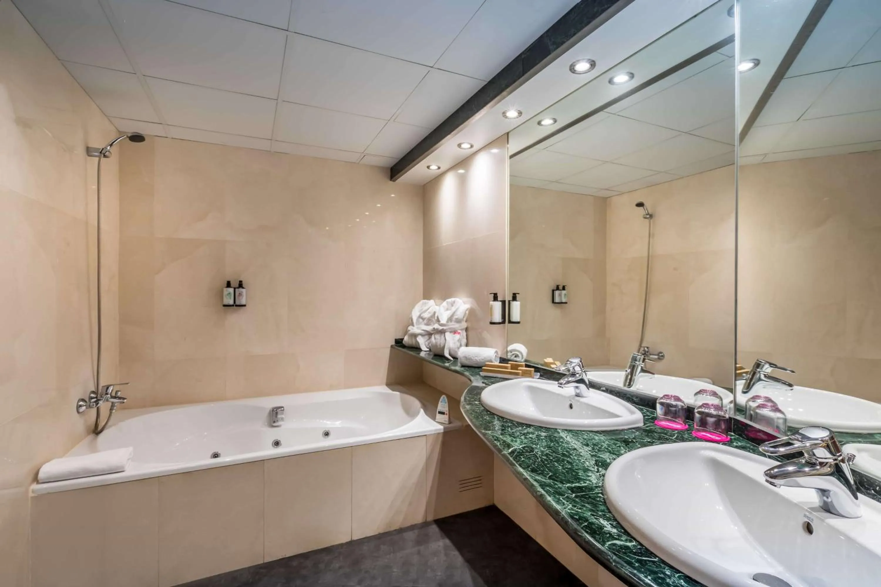 Bedroom in Allegro Murcia Azarbe