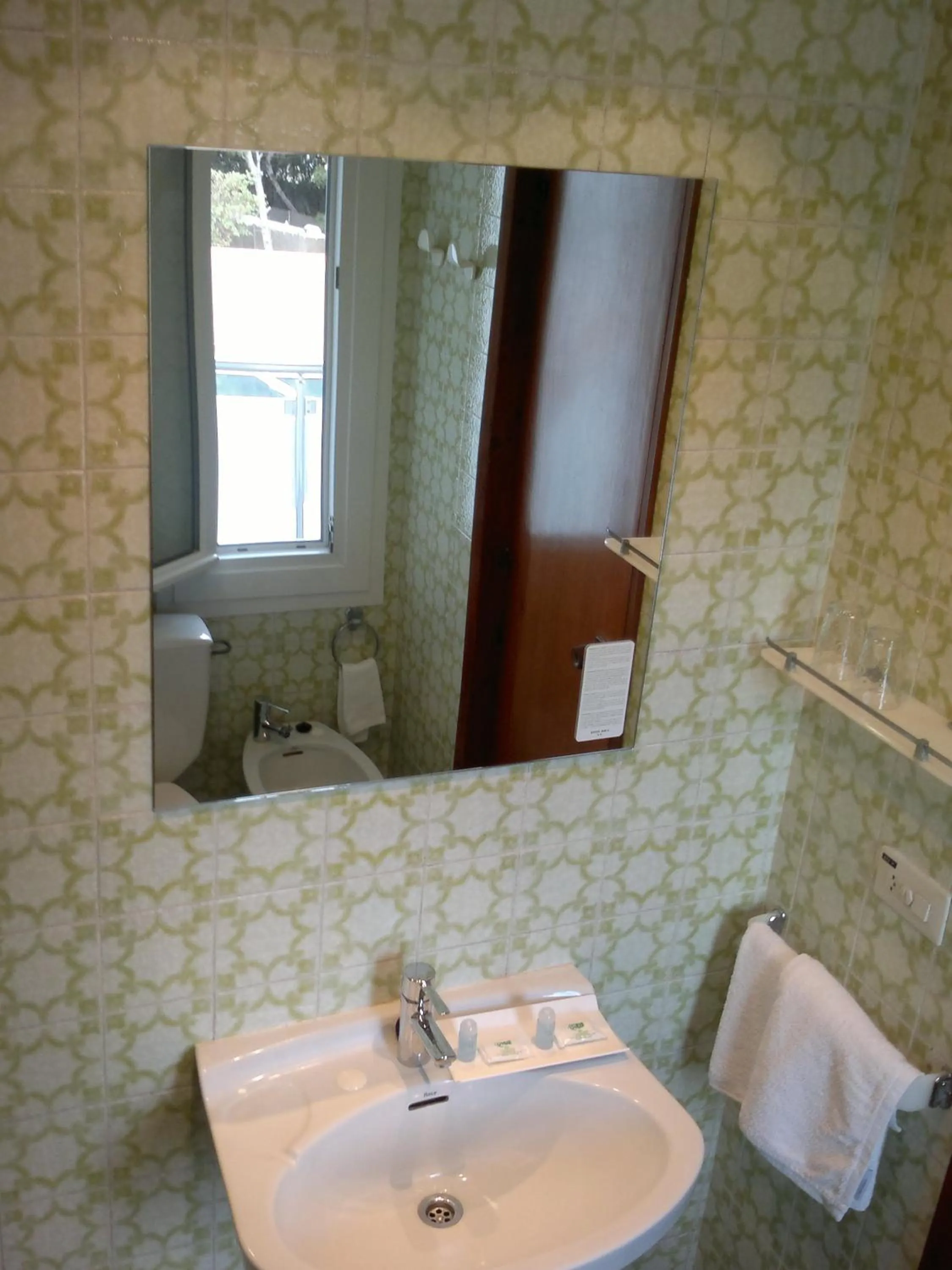 Bathroom in Hotel Roca