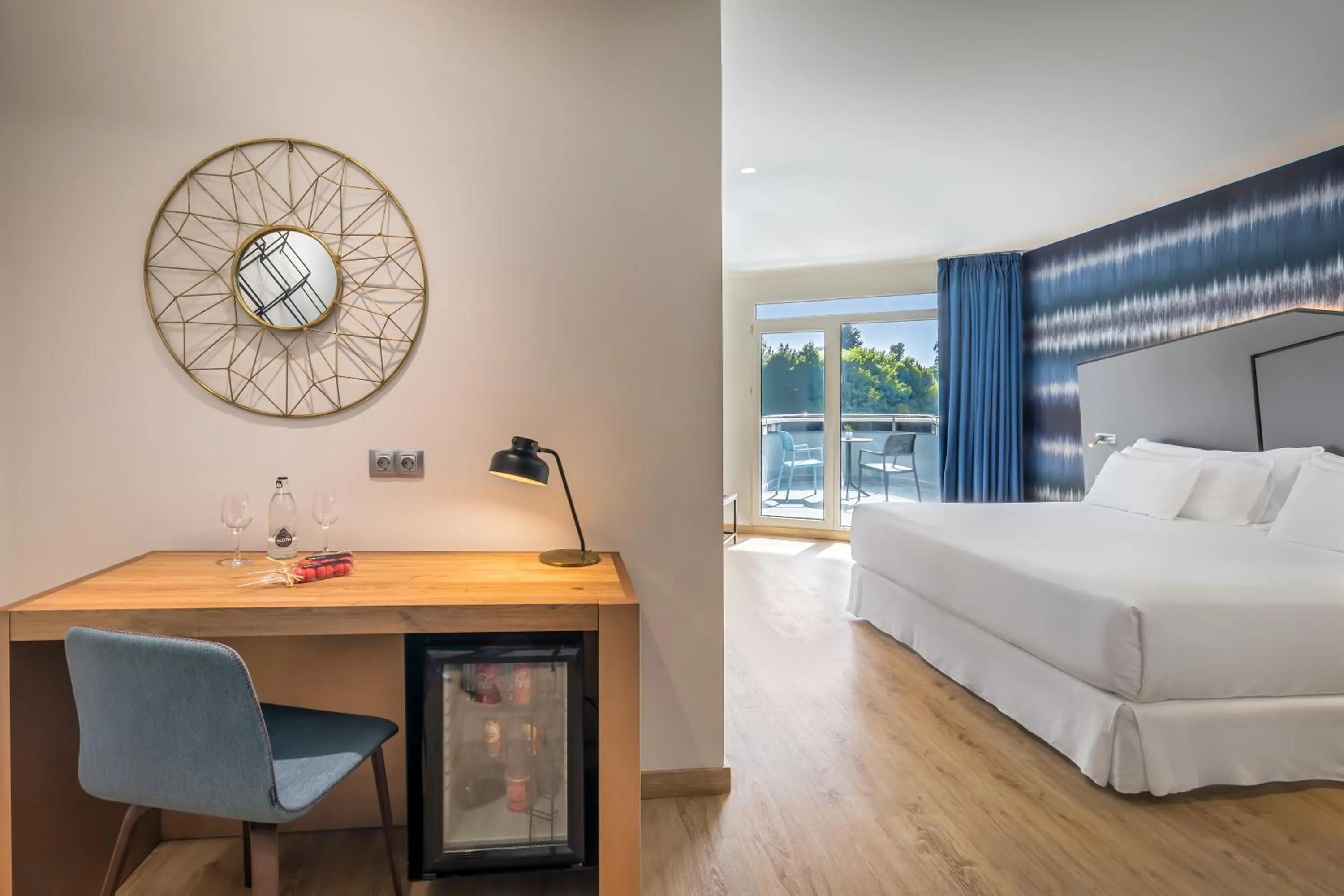 Photo of the whole room, Bed in Barceló Costa Vasca