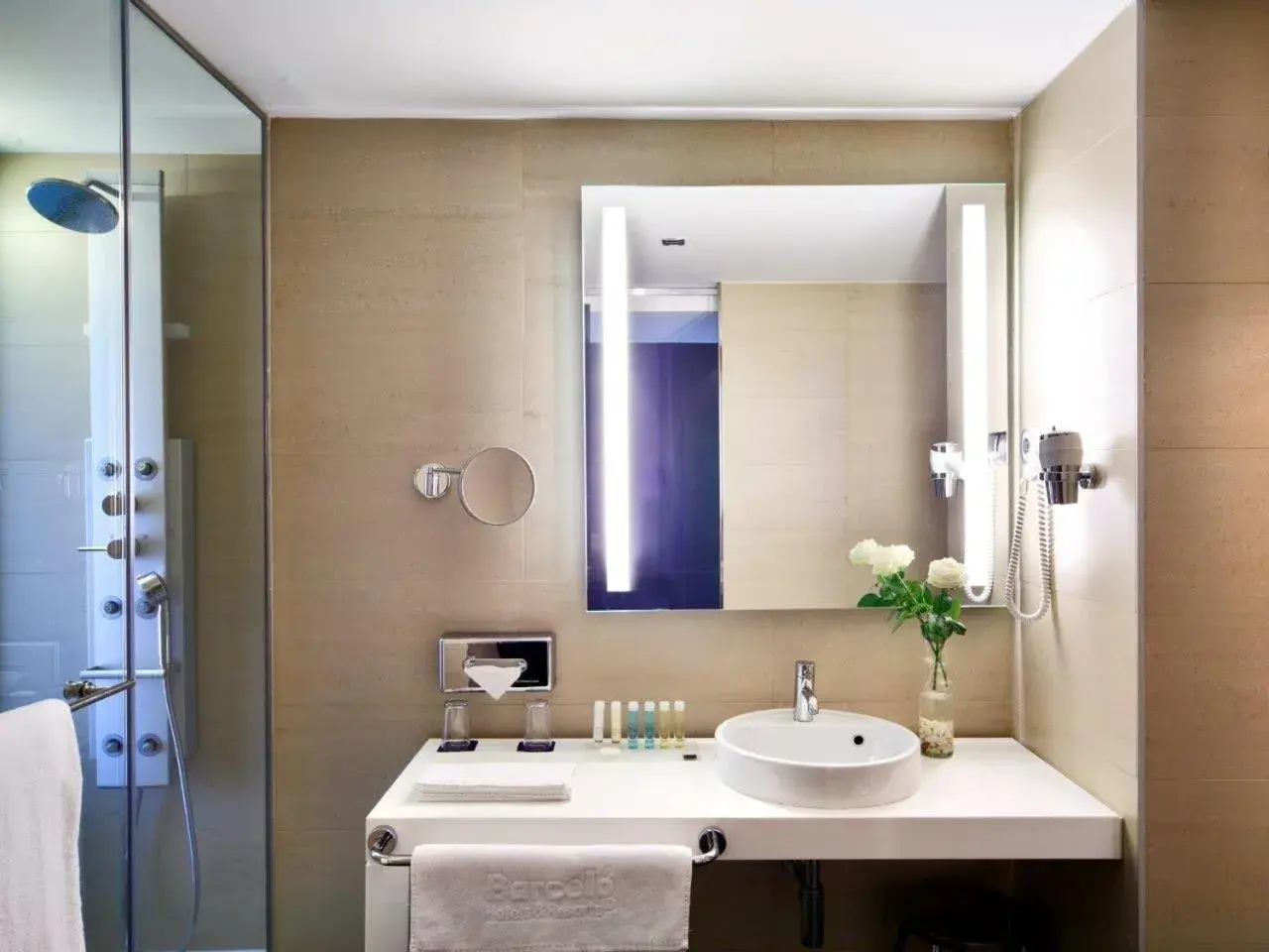 Deluxe Triple Room in Barceló Costa Vasca Deluxe Triple Room in Barceló Costa Vasca