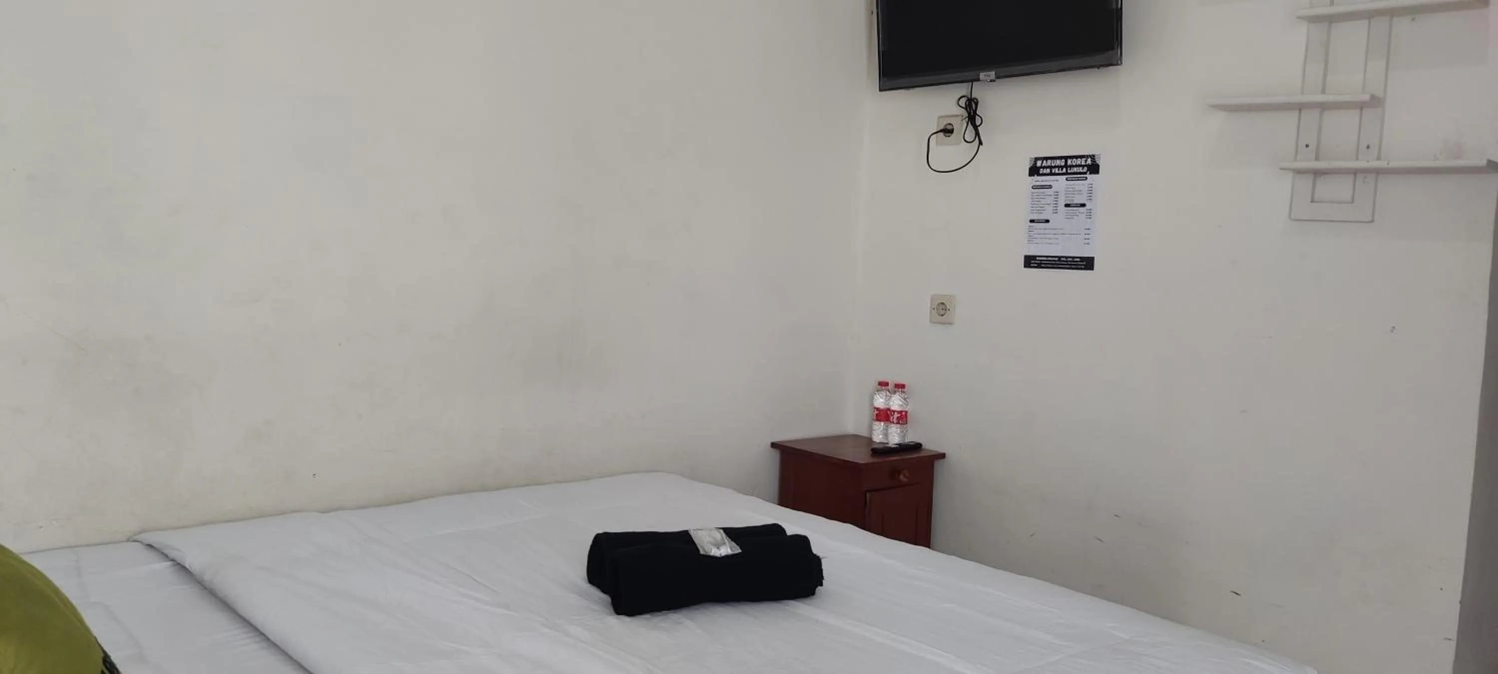 Bedroom, Bed in Urbanview Villa Lukulo Kebumen by RedDoorz