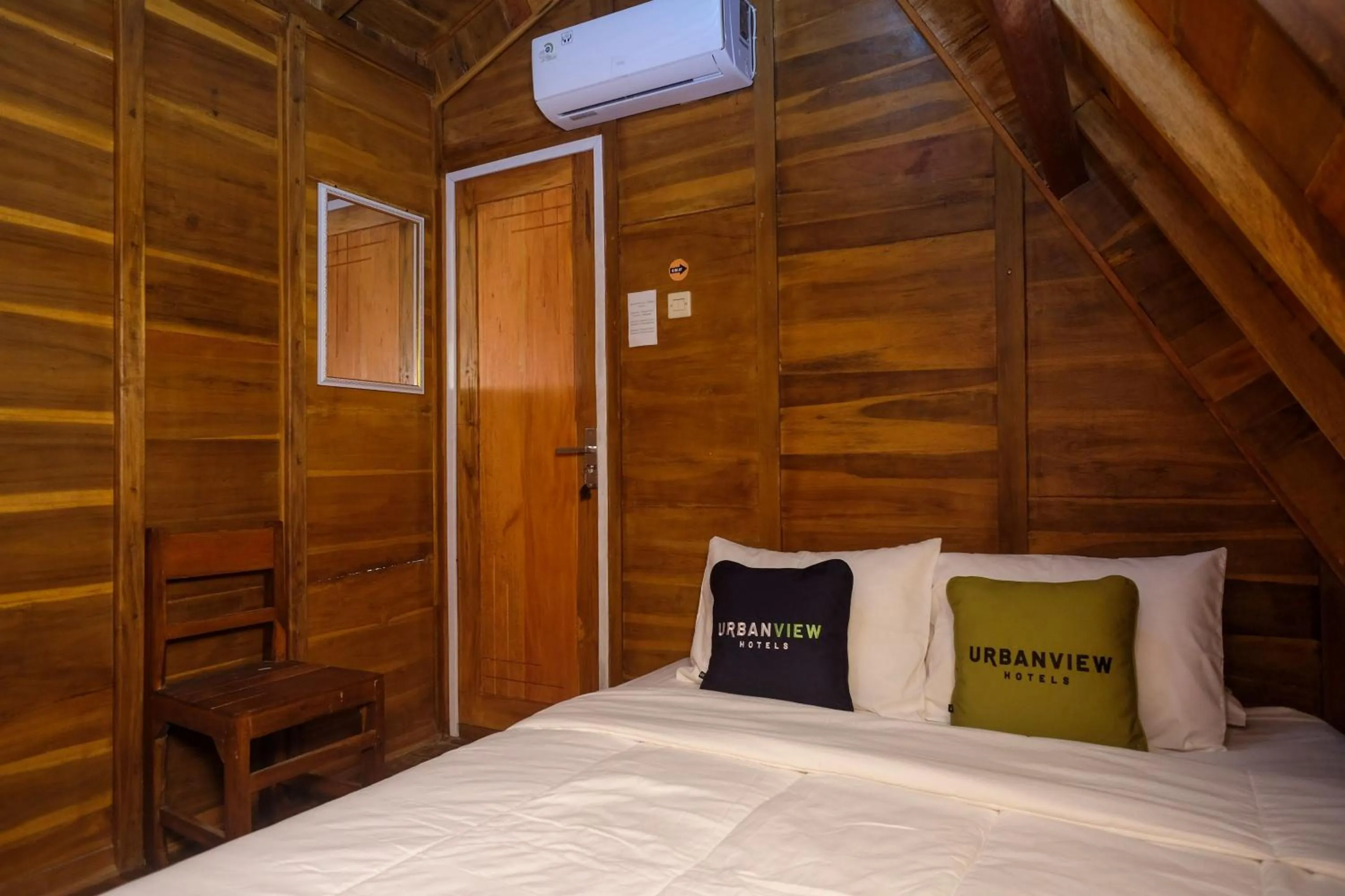 Bedroom, Bed in Urbanview Villa Lukulo Kebumen by RedDoorz