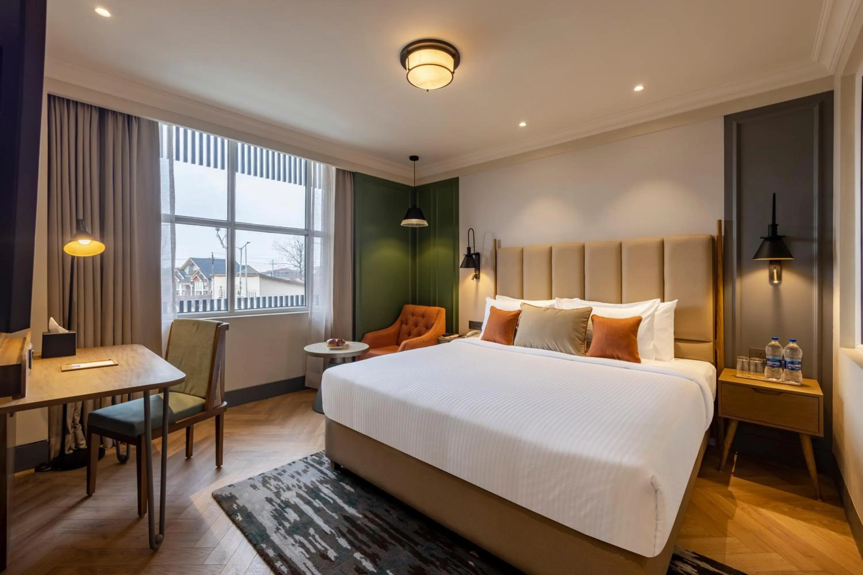 Bed in Sarovar Portico Srinagar