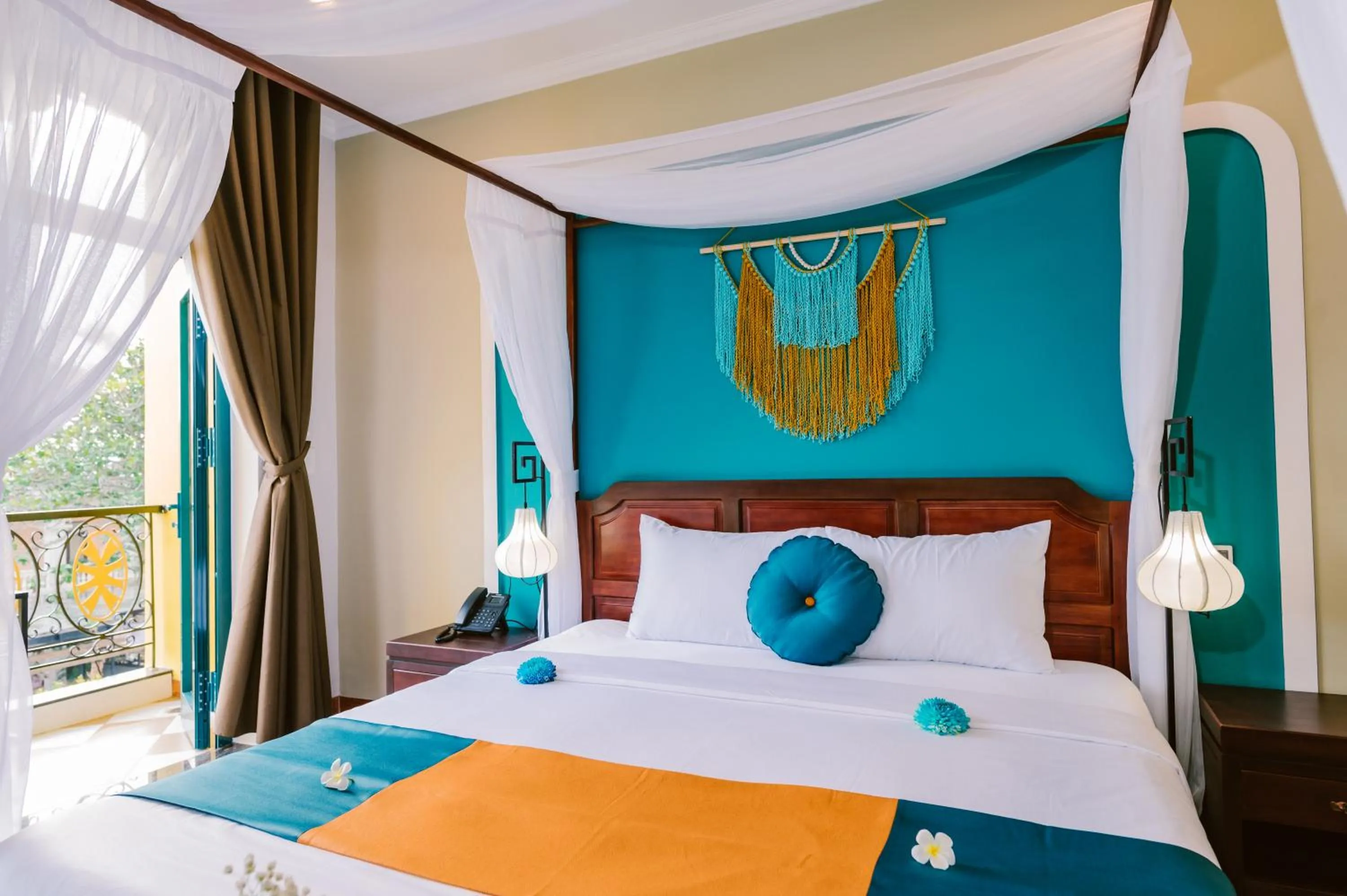 Bedroom, Bed in De'Colore Villa Hoi An