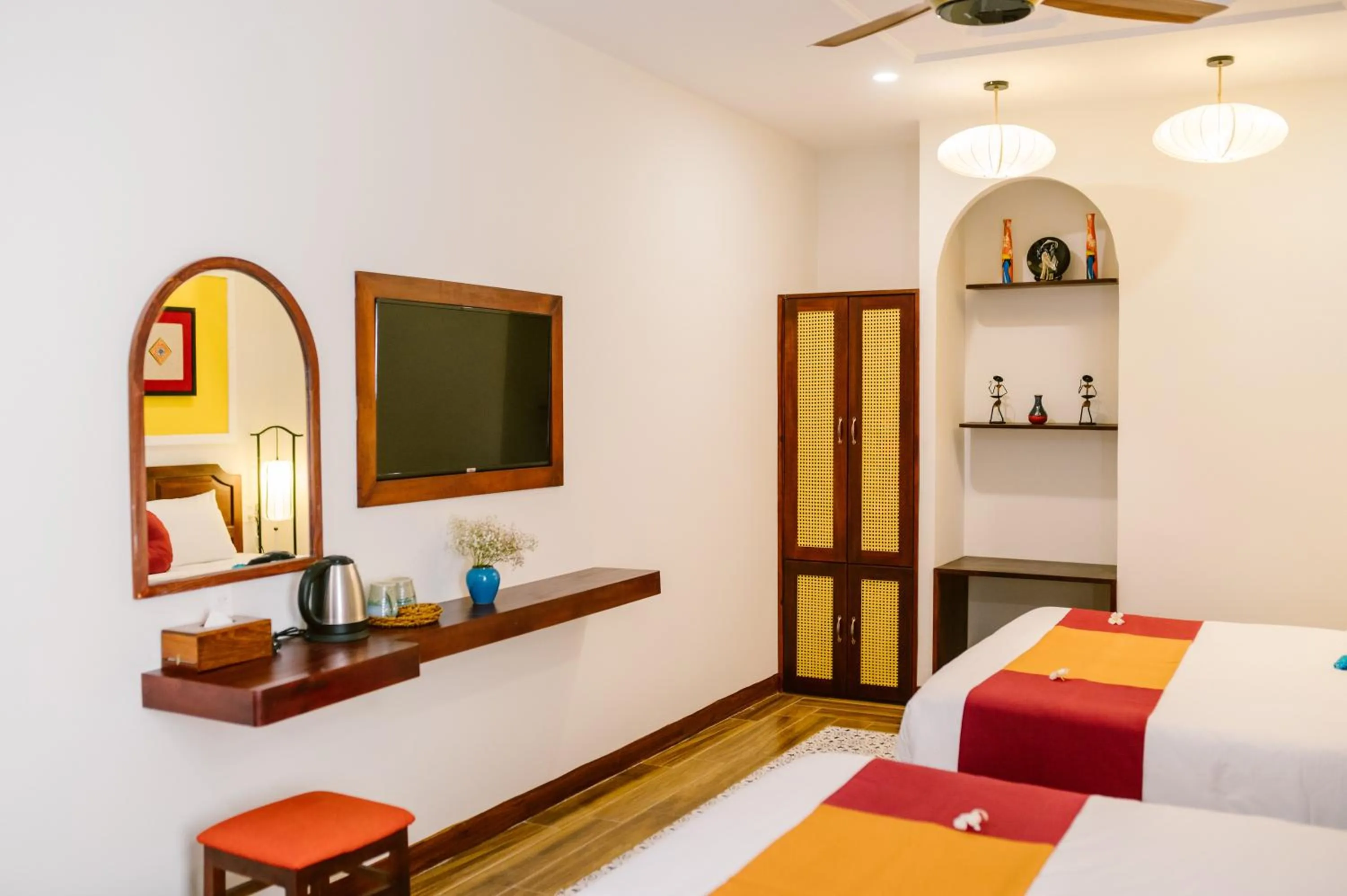 Bedroom, Bed in De'Colore Villa Hoi An