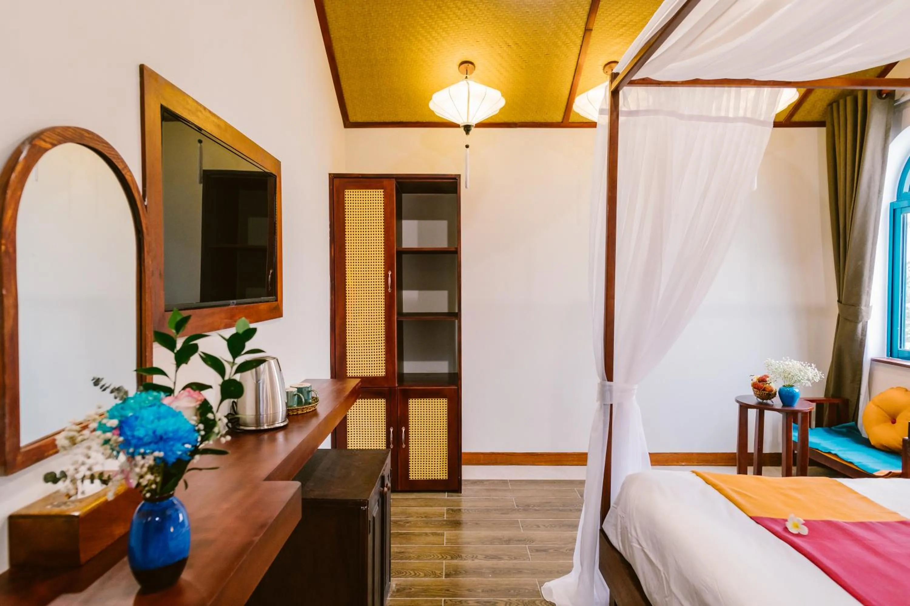 Bedroom, Bed in De'Colore Villa Hoi An