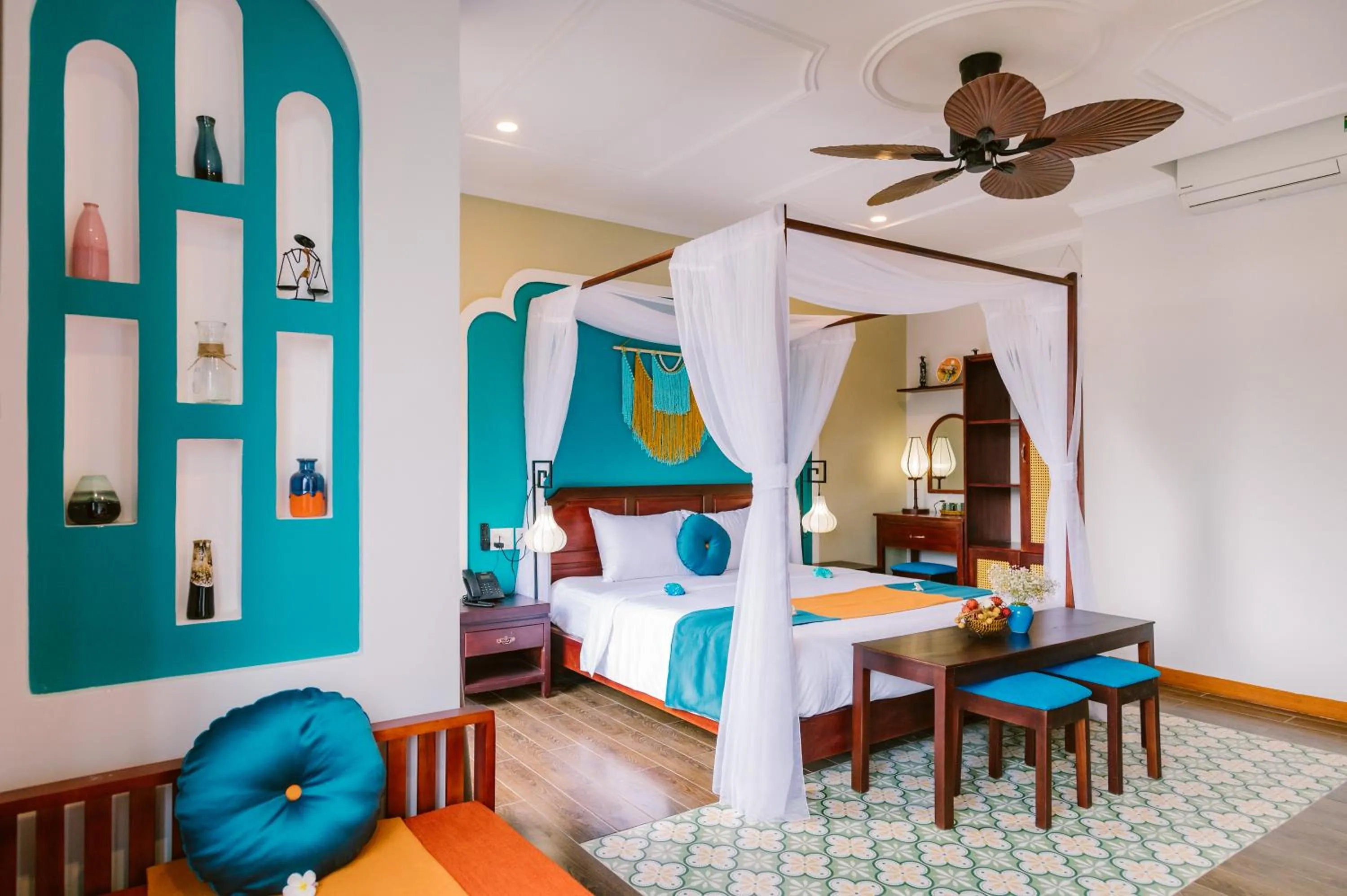 Bedroom, Bed in De'Colore Villa Hoi An