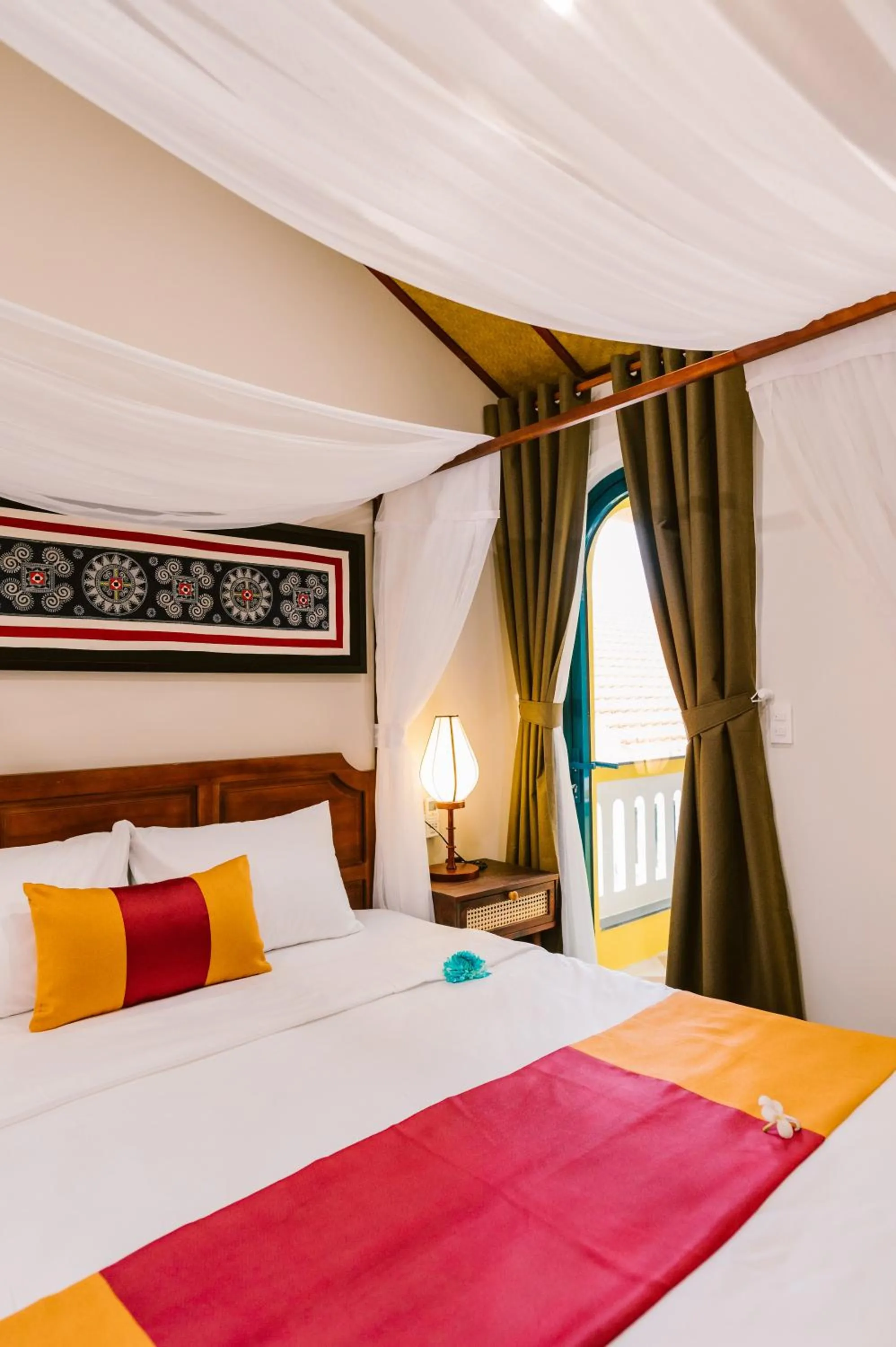 Bedroom, Bed in De'Colore Villa Hoi An