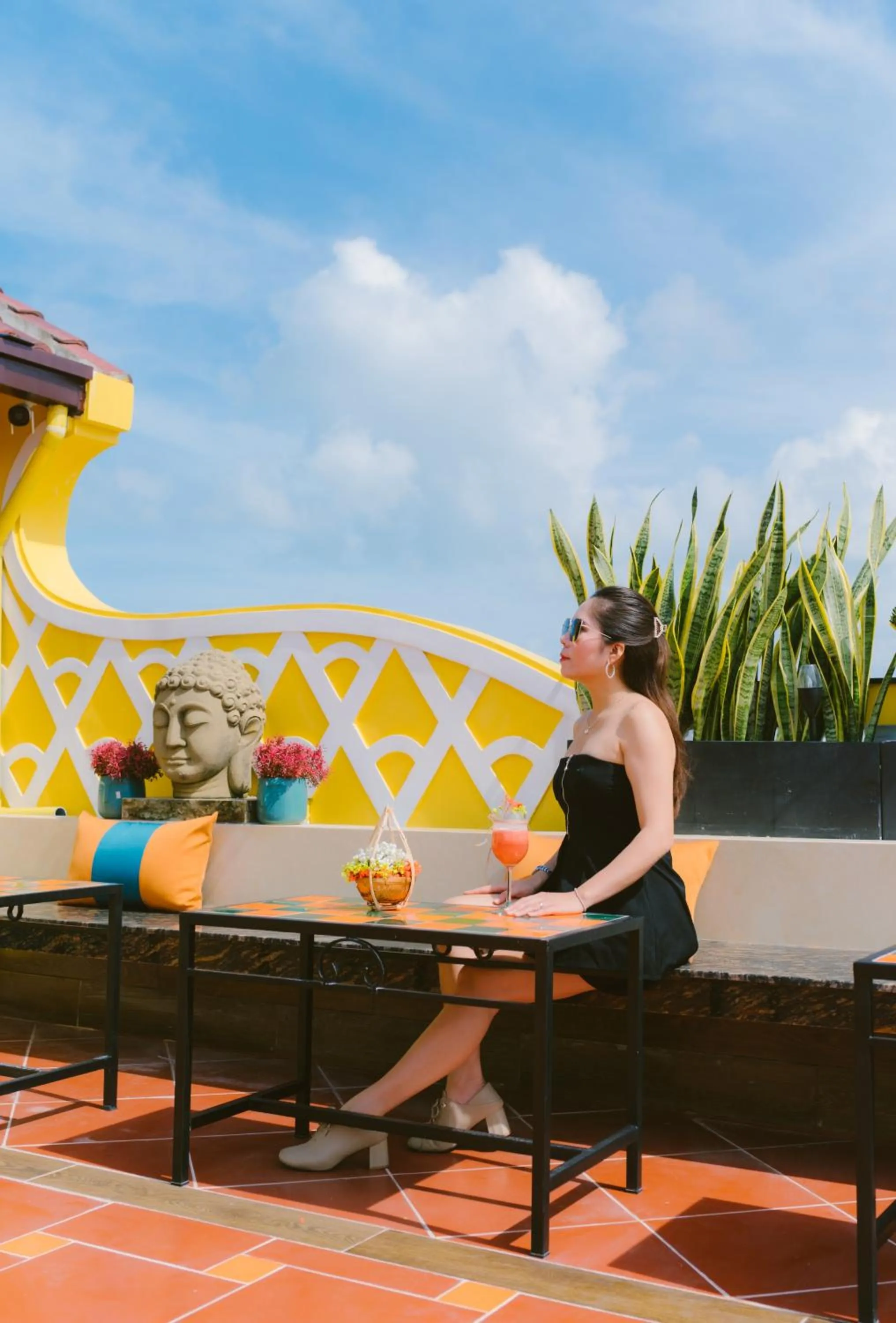Balcony/Terrace in De'Colore Villa Hoi An