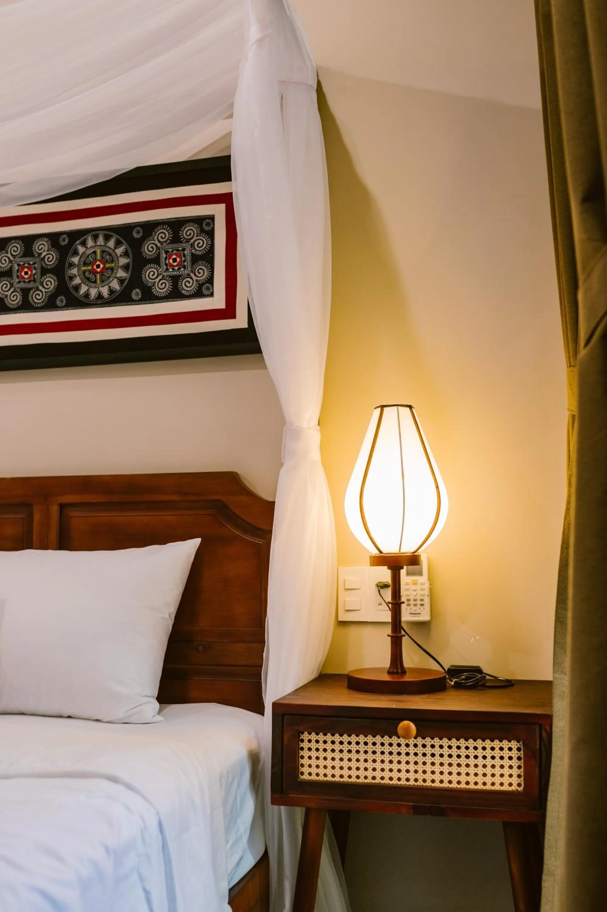 Bedroom, Bed in De'Colore Villa Hoi An