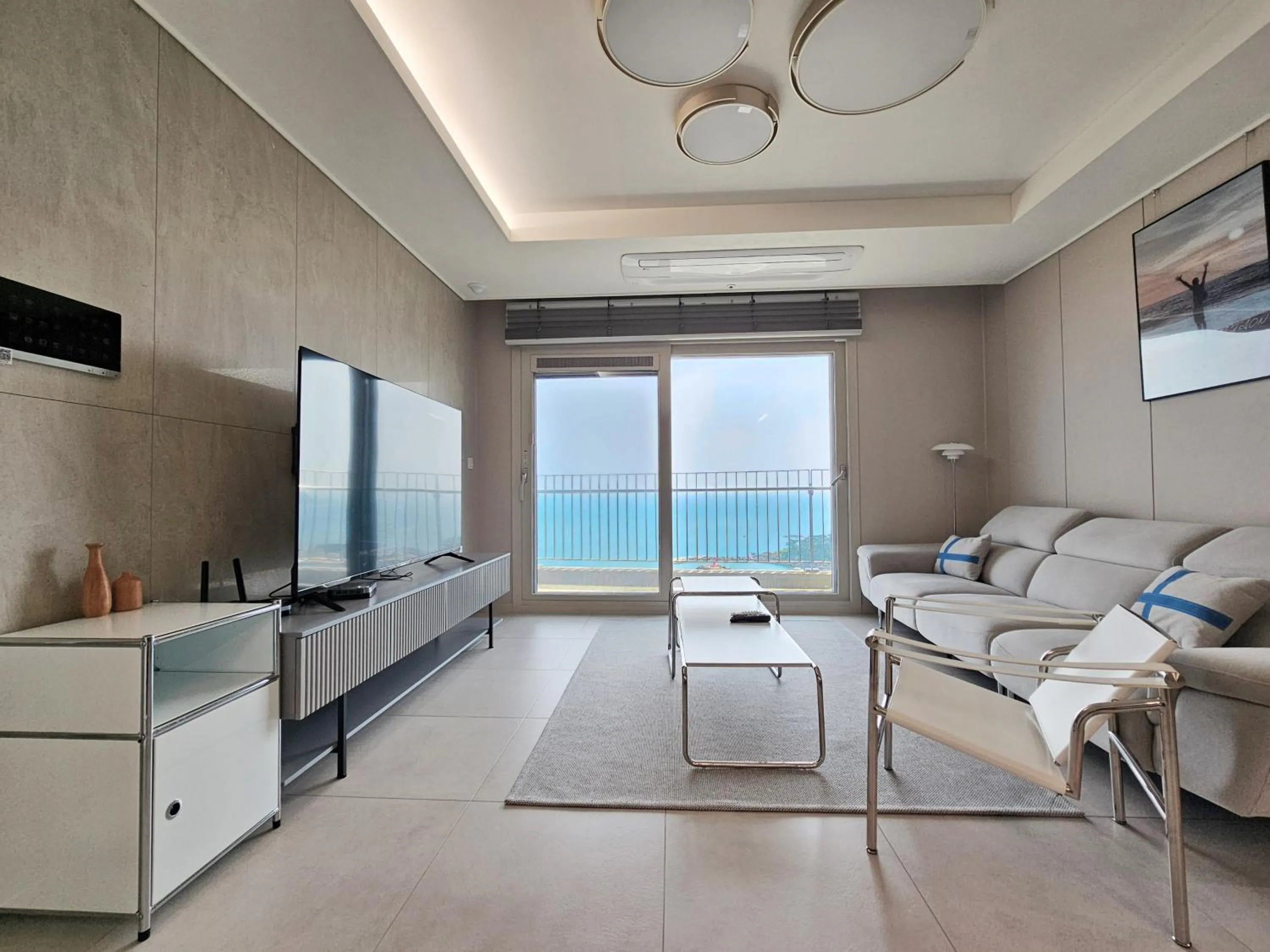 TV and multimedia in Y COLLECTION by UH FLAT OSIRIA