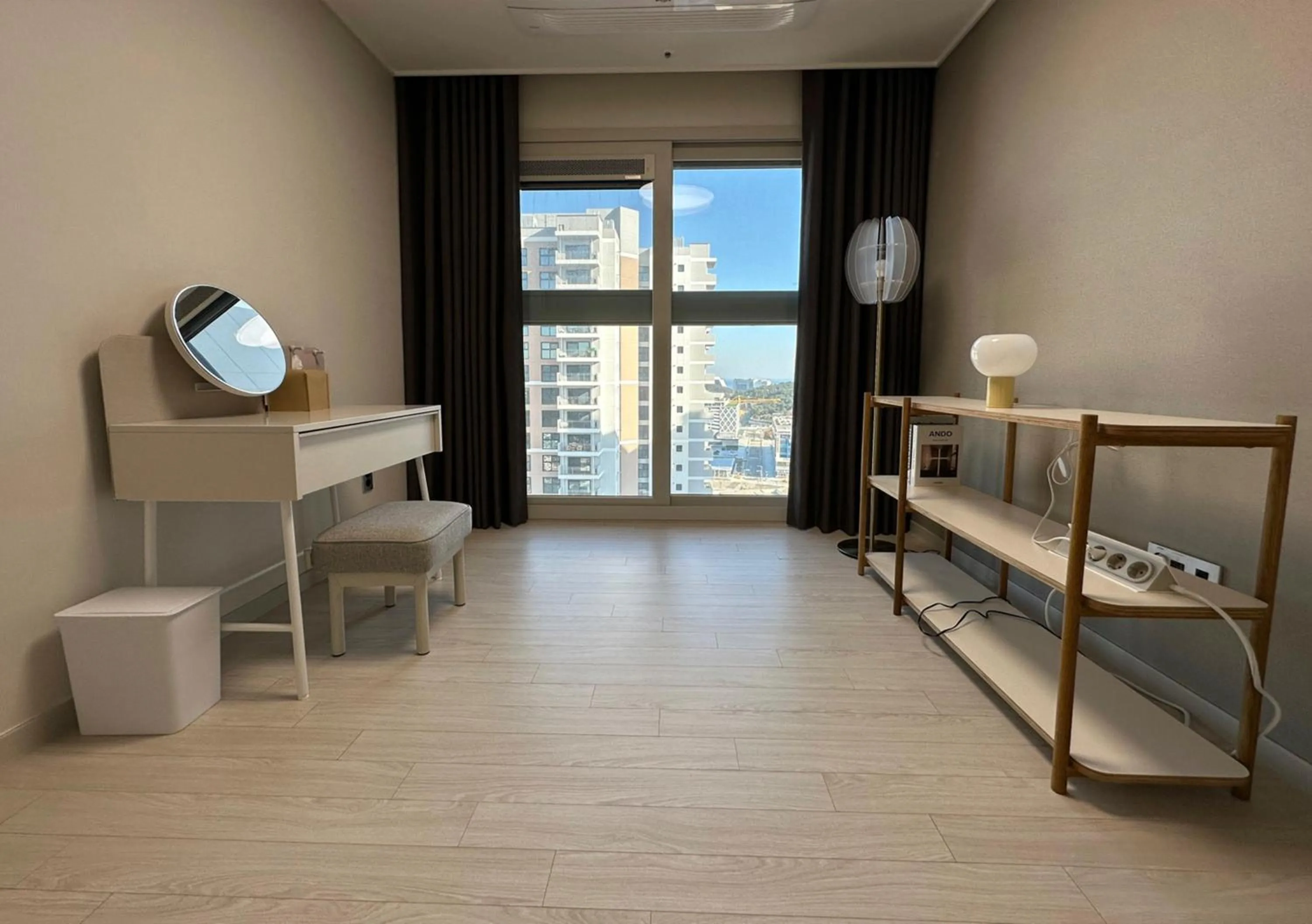 Photo of the whole room in Y COLLECTION by UH FLAT OSIRIA